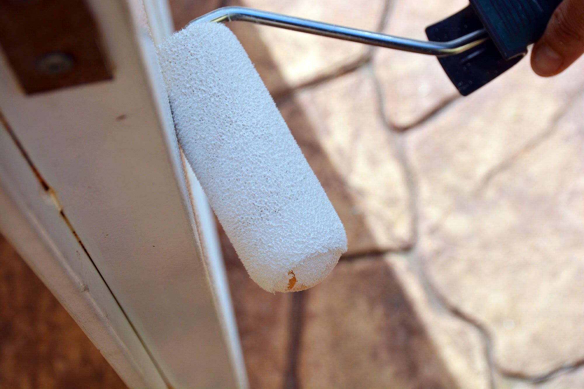 Mini rodillo para pintar y decorar CIRET de 110 mm de anchura, 15 mm de diámetro, pelo corto (menos de 5 mm). Fibra de poliéster. Varilla de acero. - 3