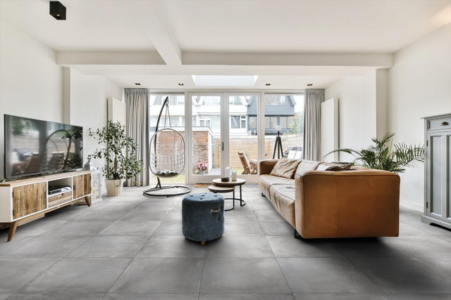 Piastrella da pavimento e rivestimento interno 60.4 x 60.4 cm Sp. 7.4 mm Roller Gris in gres porcellanato smaltato grigio opaco traffico intenso (pei 4/5) R9 1.46 mq