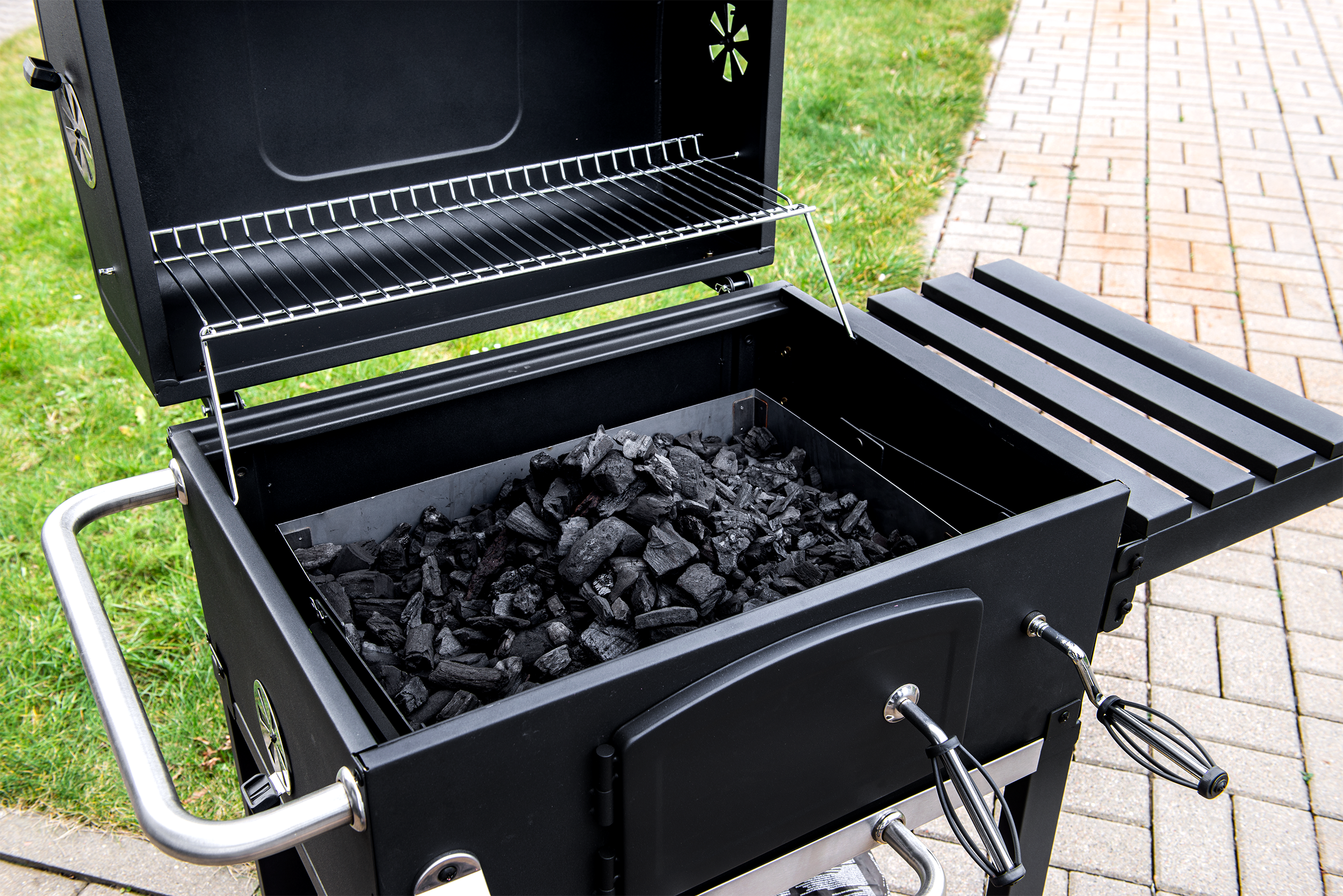 Grill węglowy na wózku Angular XL żeliwny ruszt + pokrowiec gratis Activa - 10