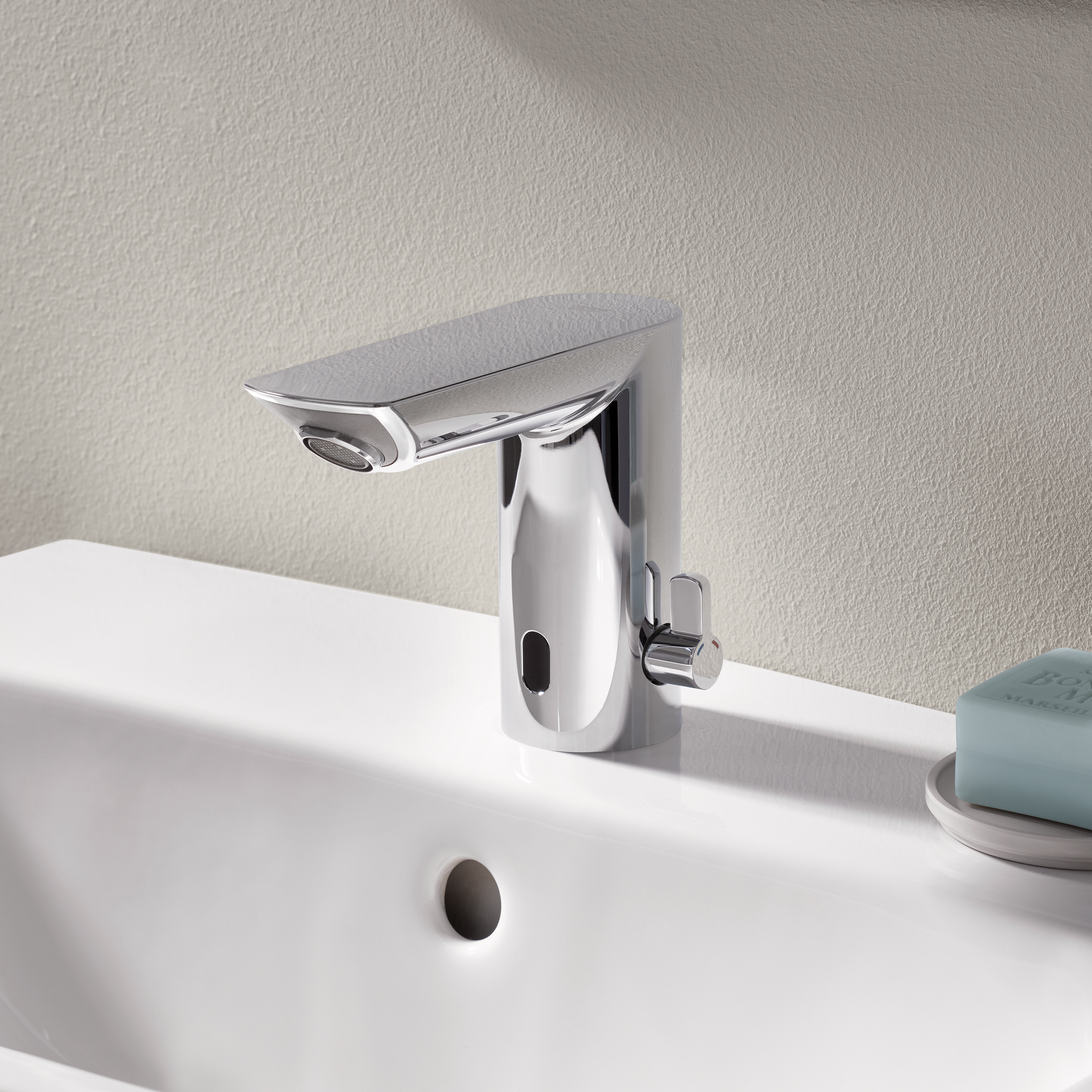 Grifo de lavabo GROHE Bau Cosmopoliltan son sensor al tacto y temporizador. Cromo brillo. Antical. Latón  - 3