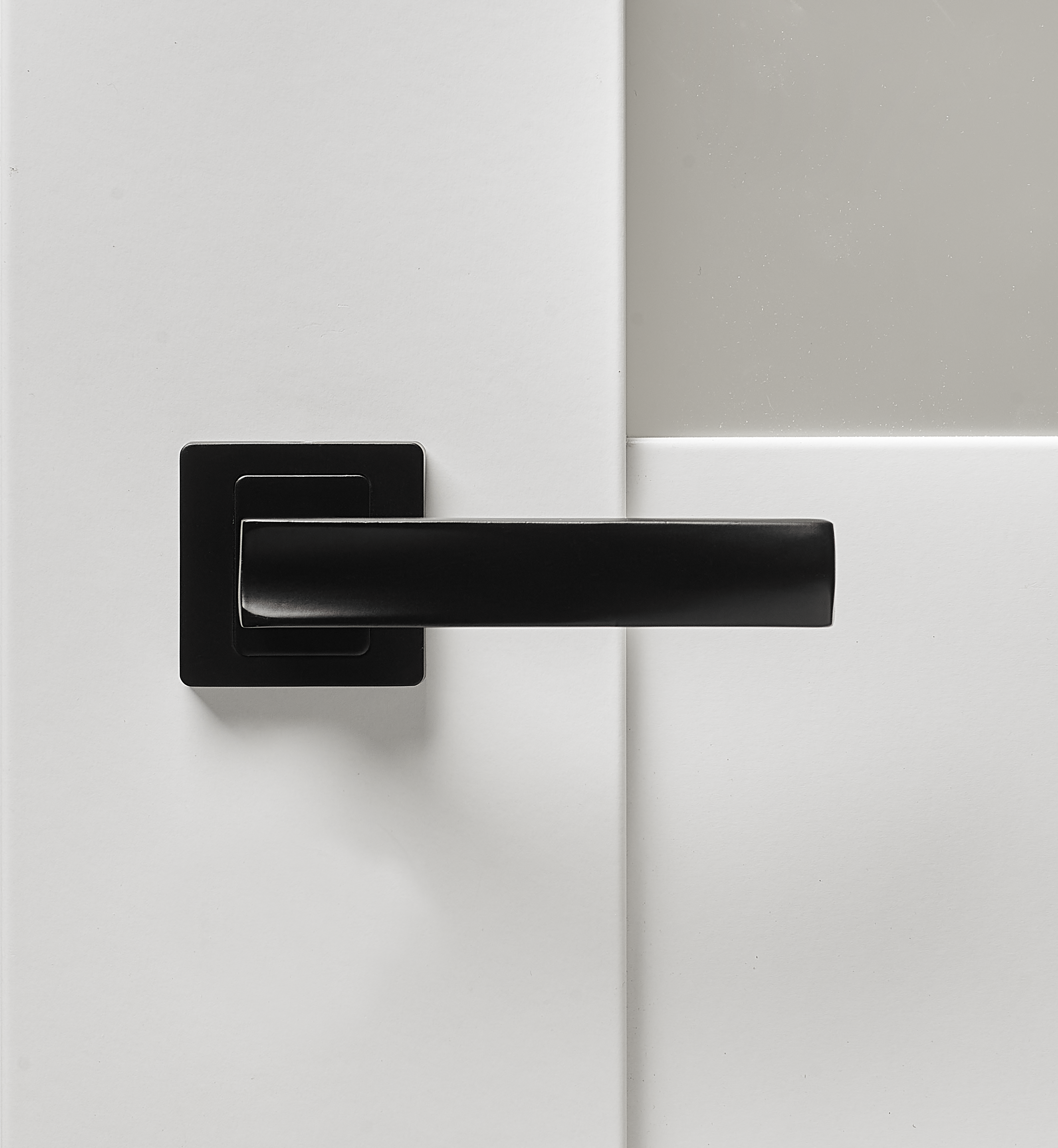 Klamka do drzwi wewnętrznych na rozecie Eureka Czarna - 2