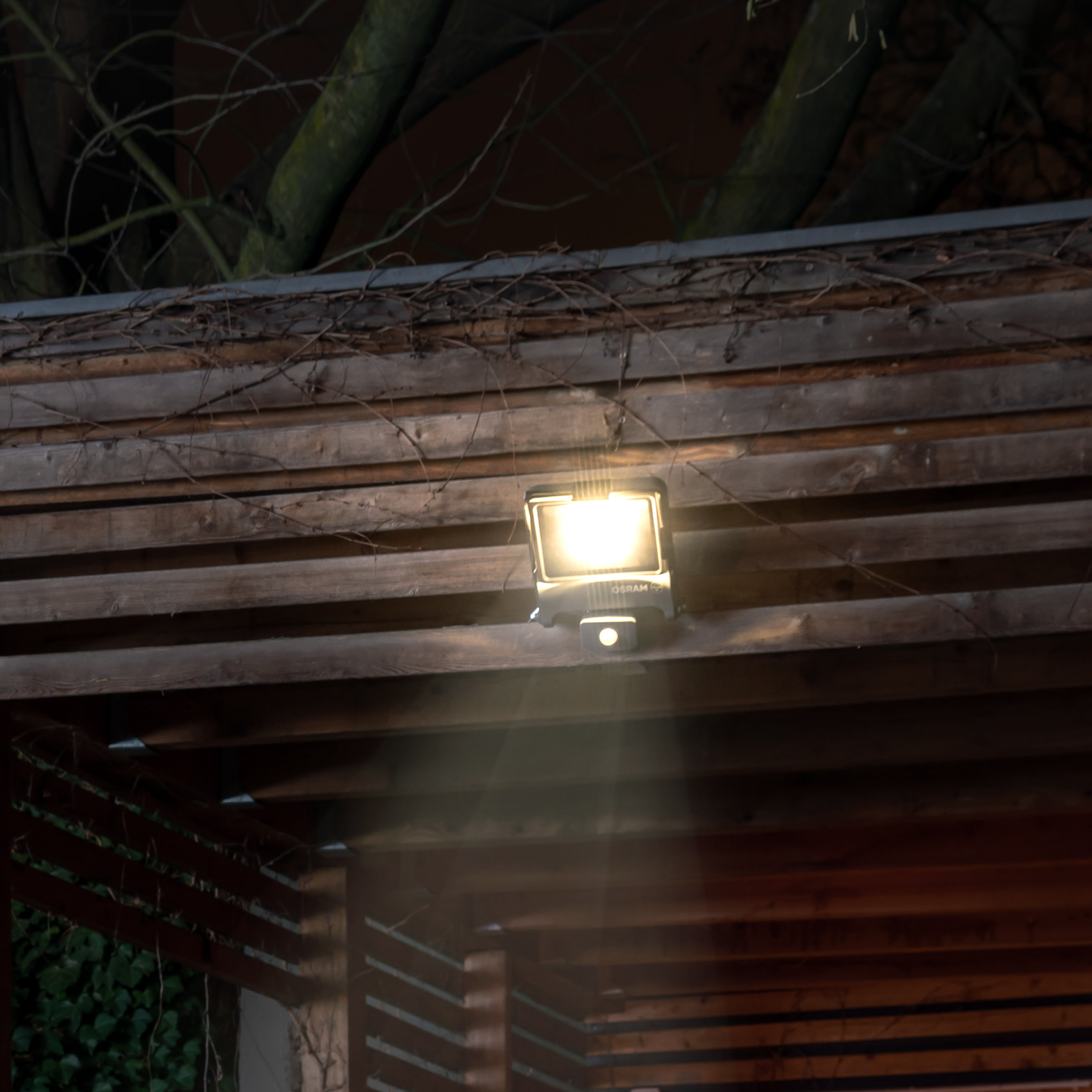 Lampadina Incandescente, R7S lineare, smerigliato, luce calda, 120W= 2245 LM (equiv 150 W), 300° dimmerabile, OSRAM - 2