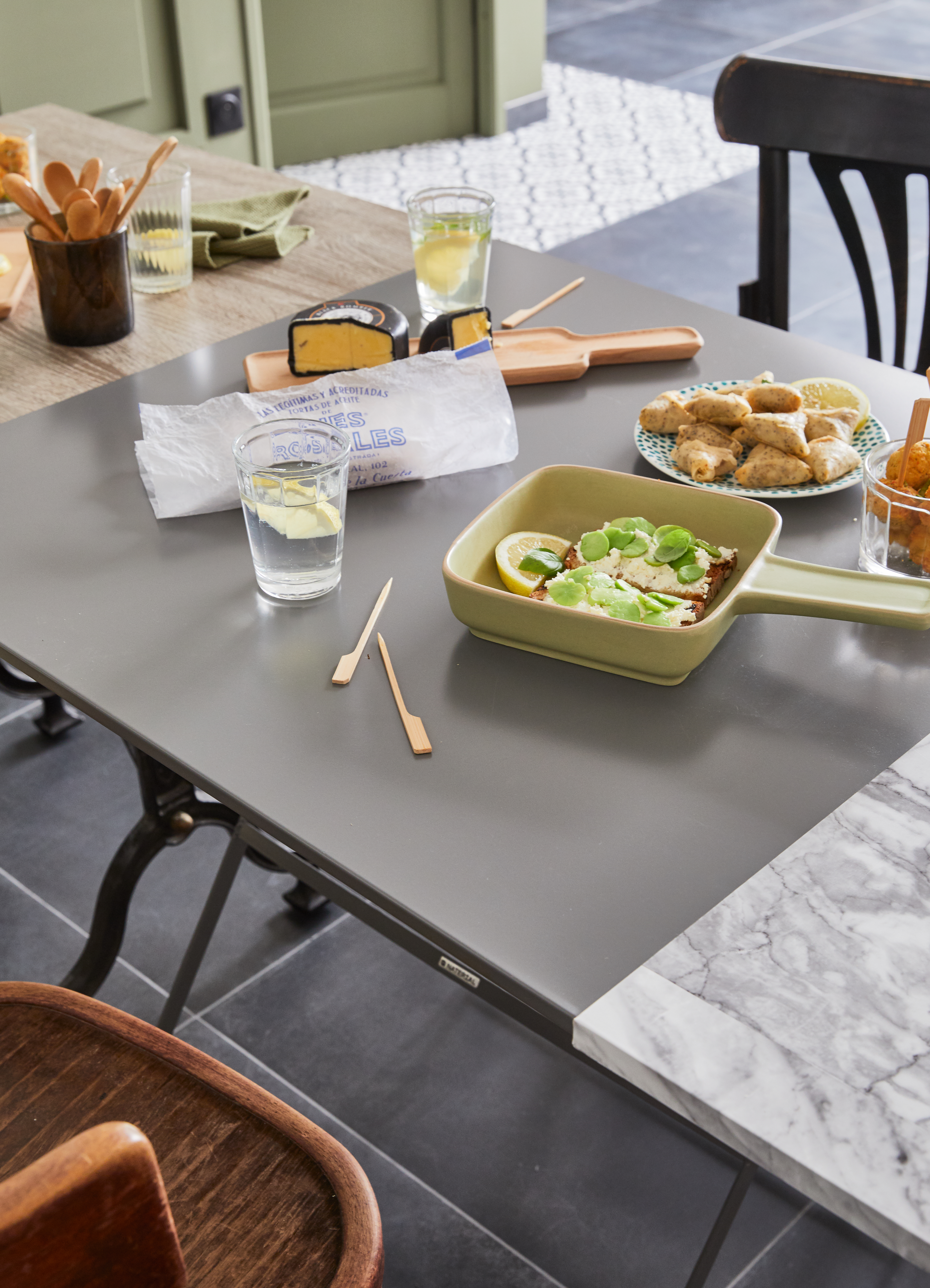 Stolik ogrodowy składany Flora 70x70 cm antracytowy Naterial - 4