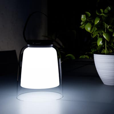 Fichamos la luz solar portátil, buena, bonita y barata de Leroy Merlin:  perfecta para iluminar tu terraza ¡sin gastar electricidad!