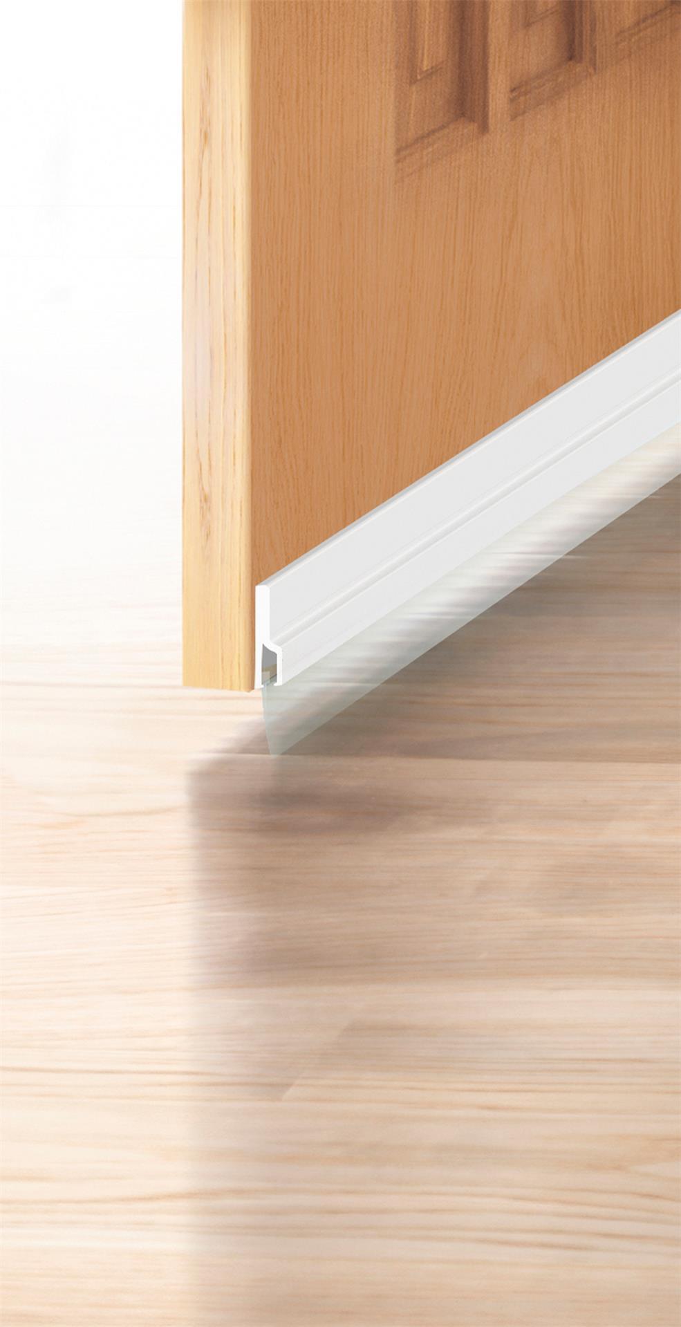 Burlete de puerta interior AXTON adhesivo goma en color incoloro / transparente, 7 mm de espesor x 4.5 cm de altura x 100 cm de longitud. Perfil junta plano. Recortable. Tipo de instalación encolado. - 4