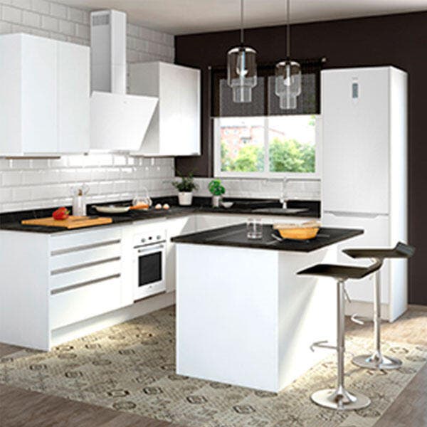 cozinha com frigorifico branco