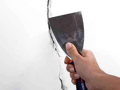 espátula a reparar fenda