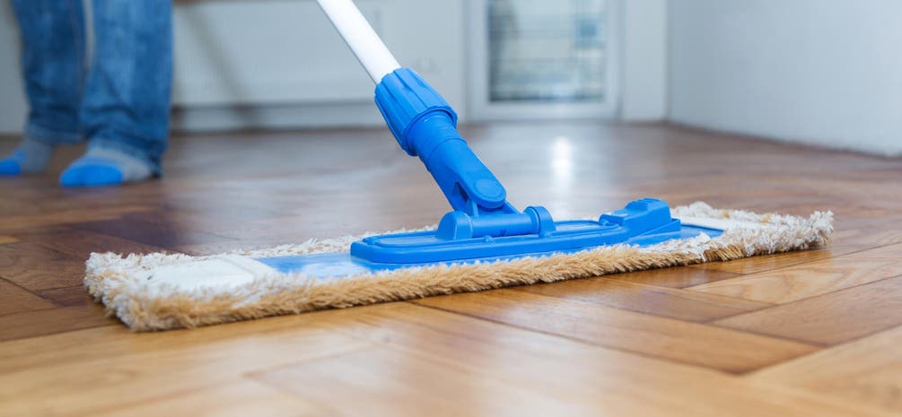 Come pulire il parquet e far durare a lungo il pavimento in legno -  TipiTipi Magazine