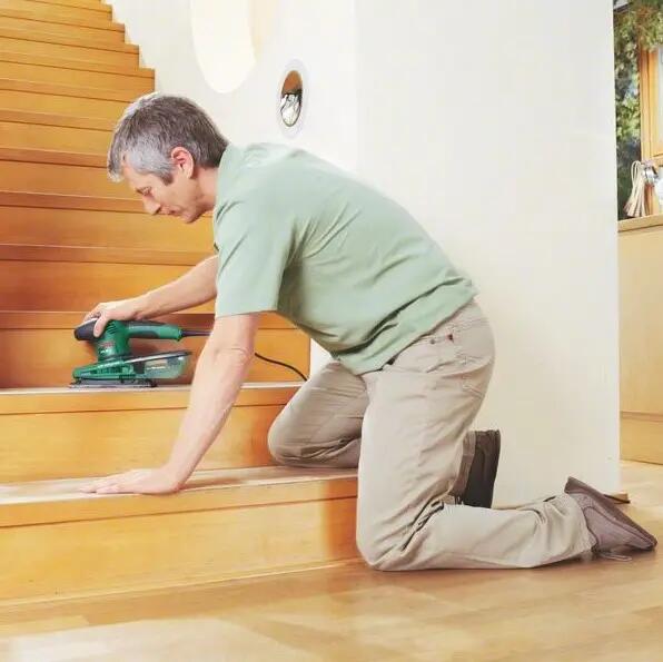 Poncer un escalier en bois Leroy Merlin