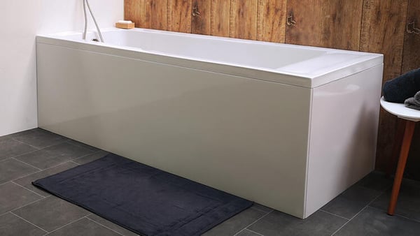 Balneo innove avec la gamme de tabliers de baignoire