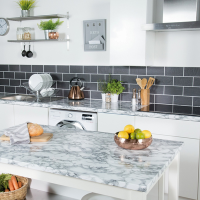 Frentes de cocina nuevos con estos azulejos adhesivos - cocinas con encanto