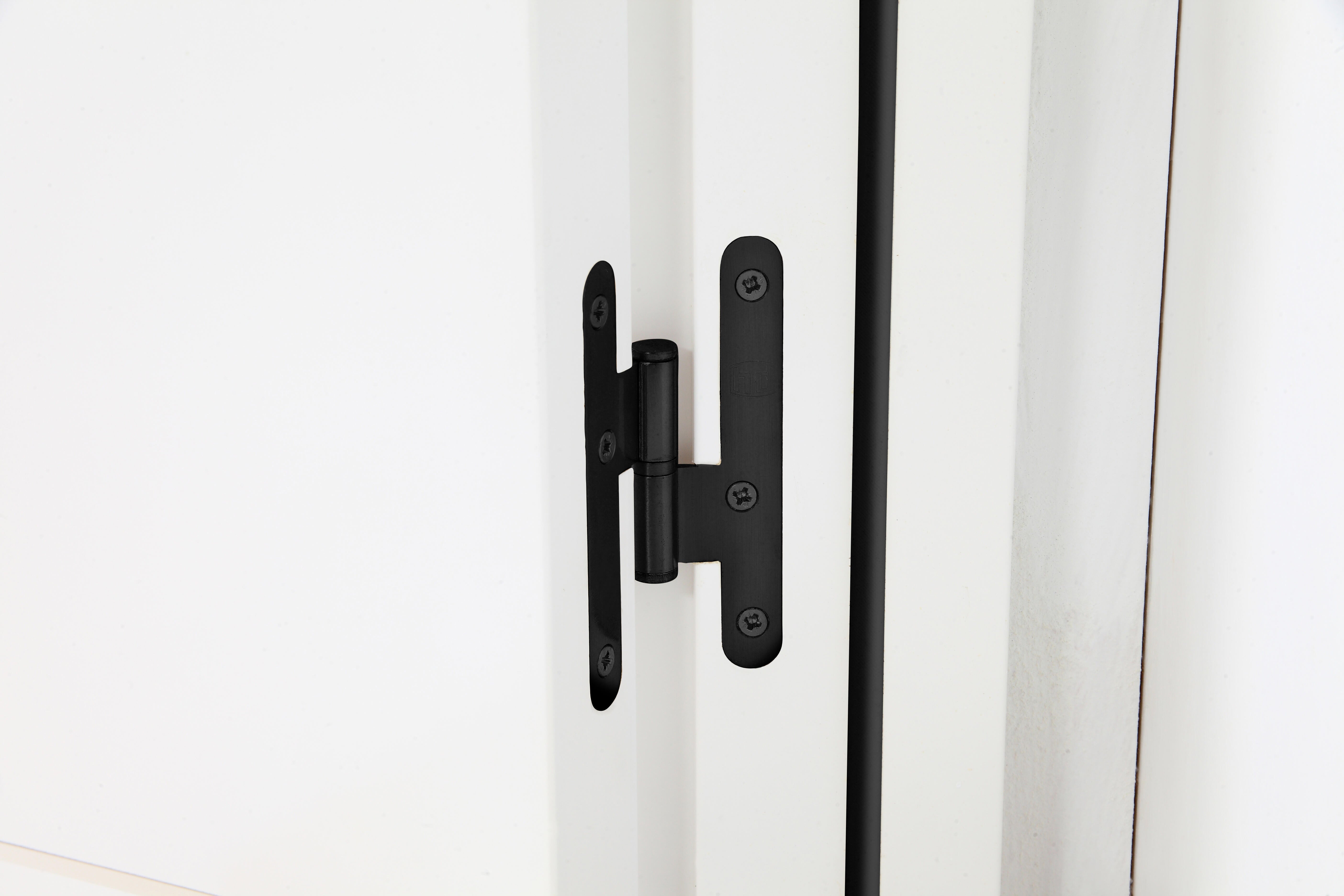 Puerta de interior abatible ciega maciza lacada Line Plus Lucerna Black blanco apertura izquierda cerco de 7x3 anchura 62.5cm - 5