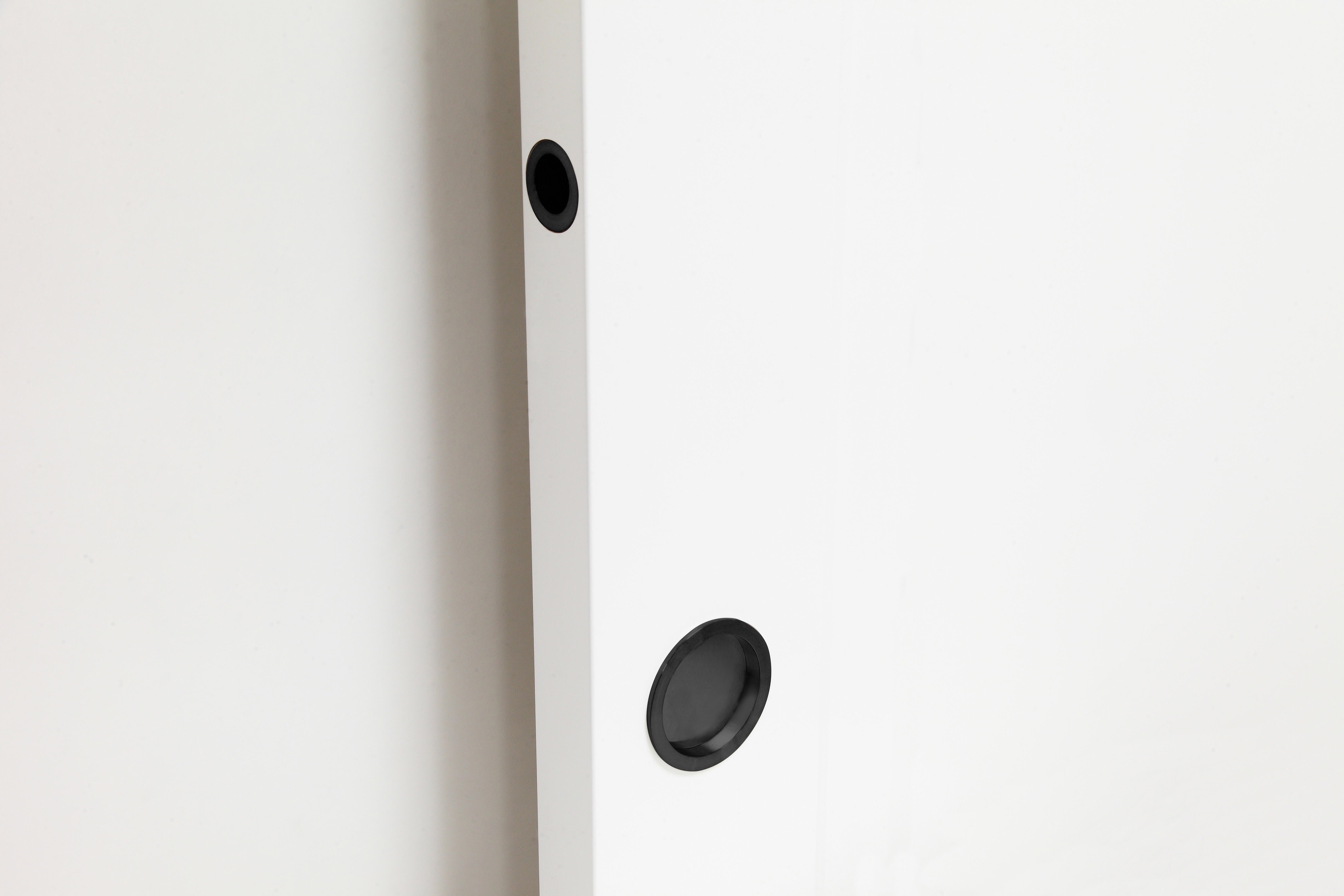 Puerta de interior corredera ciega maciza lacada Line Plus Lucerna Black blanco con uñero anchura 82,5cm - 4