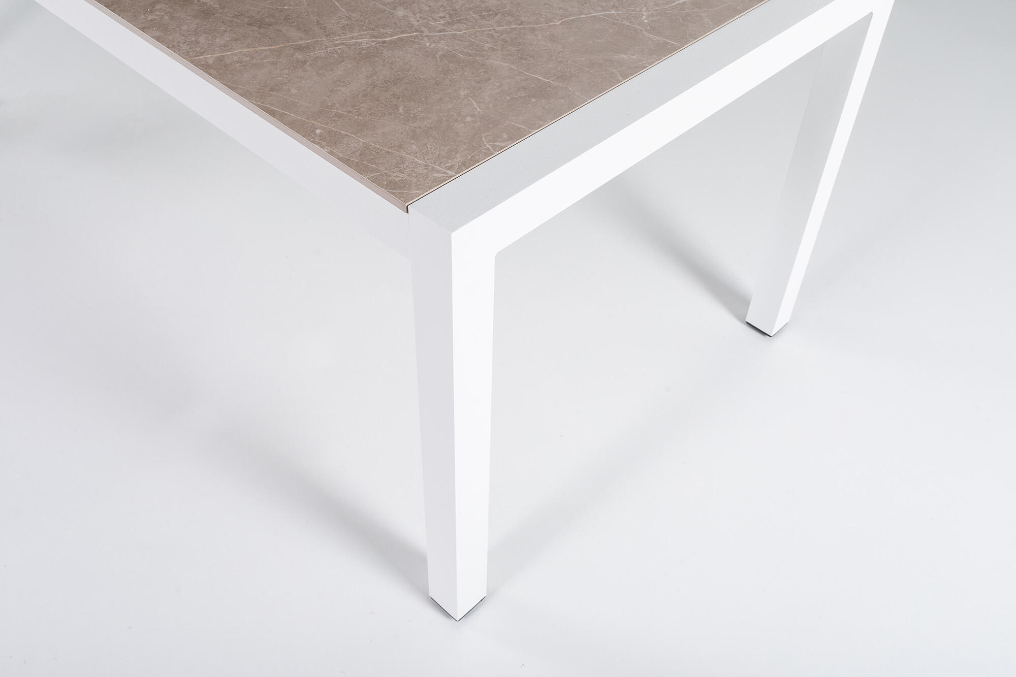 Mesa de aluminio y cerámica Luca blanco Taupe de 90x74x192 cm - 15