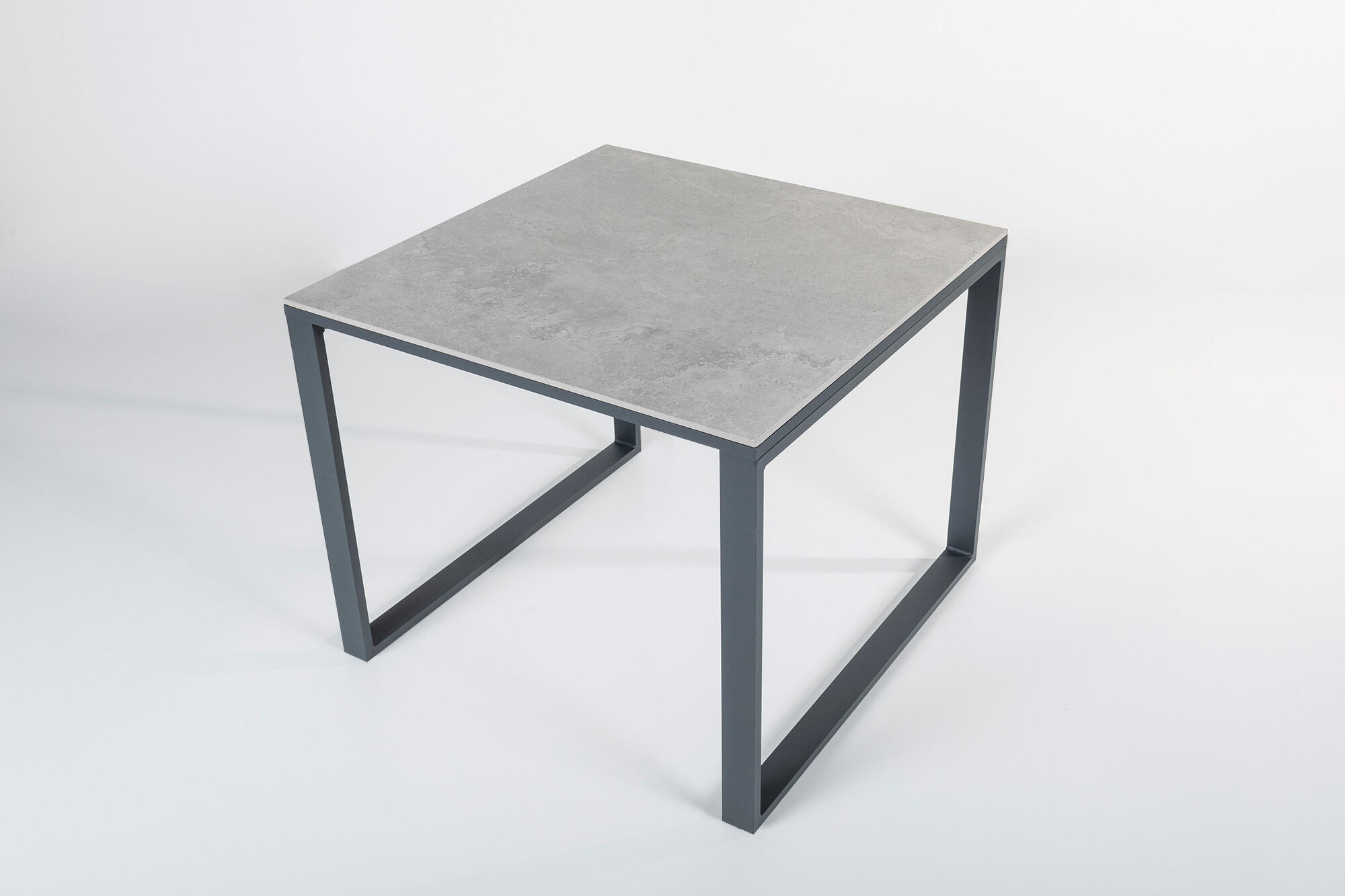 Mesa de aluminio y cerámica cyka antracita de 90x74x90 cm