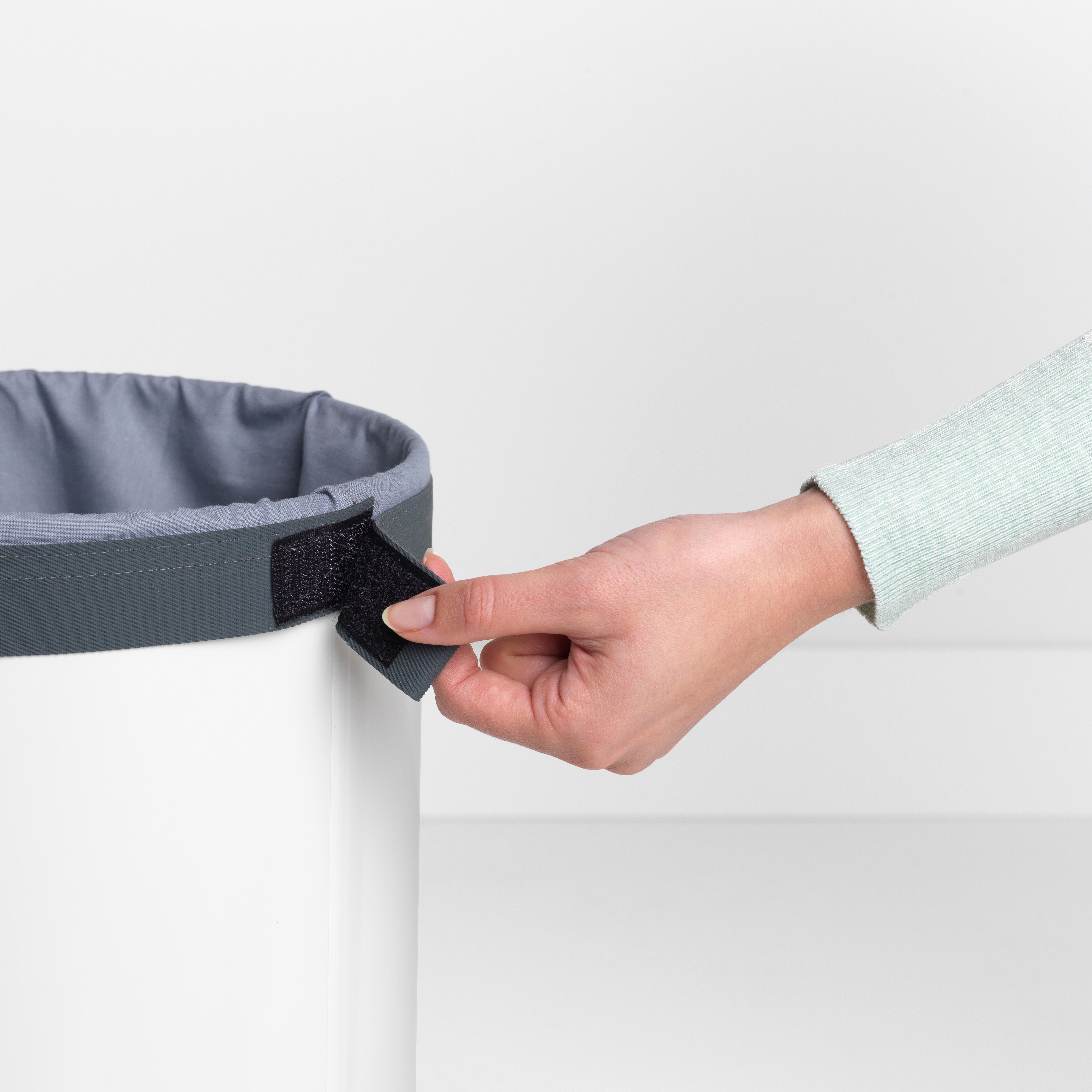 Cesto para roupa com tampa branco 35 L Brabantia - 7