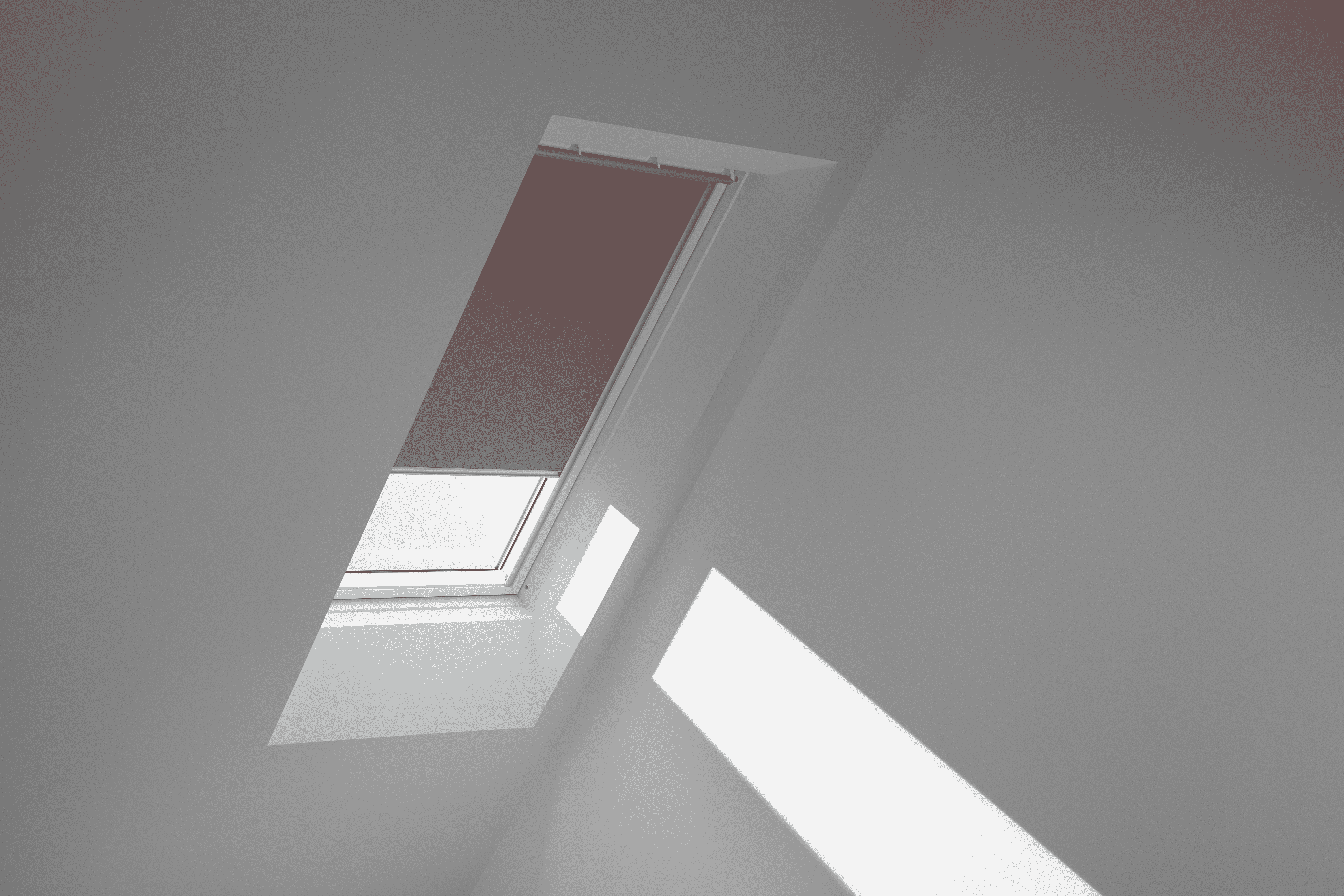 Roleta zaciemniająca do okna dachowego 78x118 cm różowa z aluminiową ramą Velux - 3