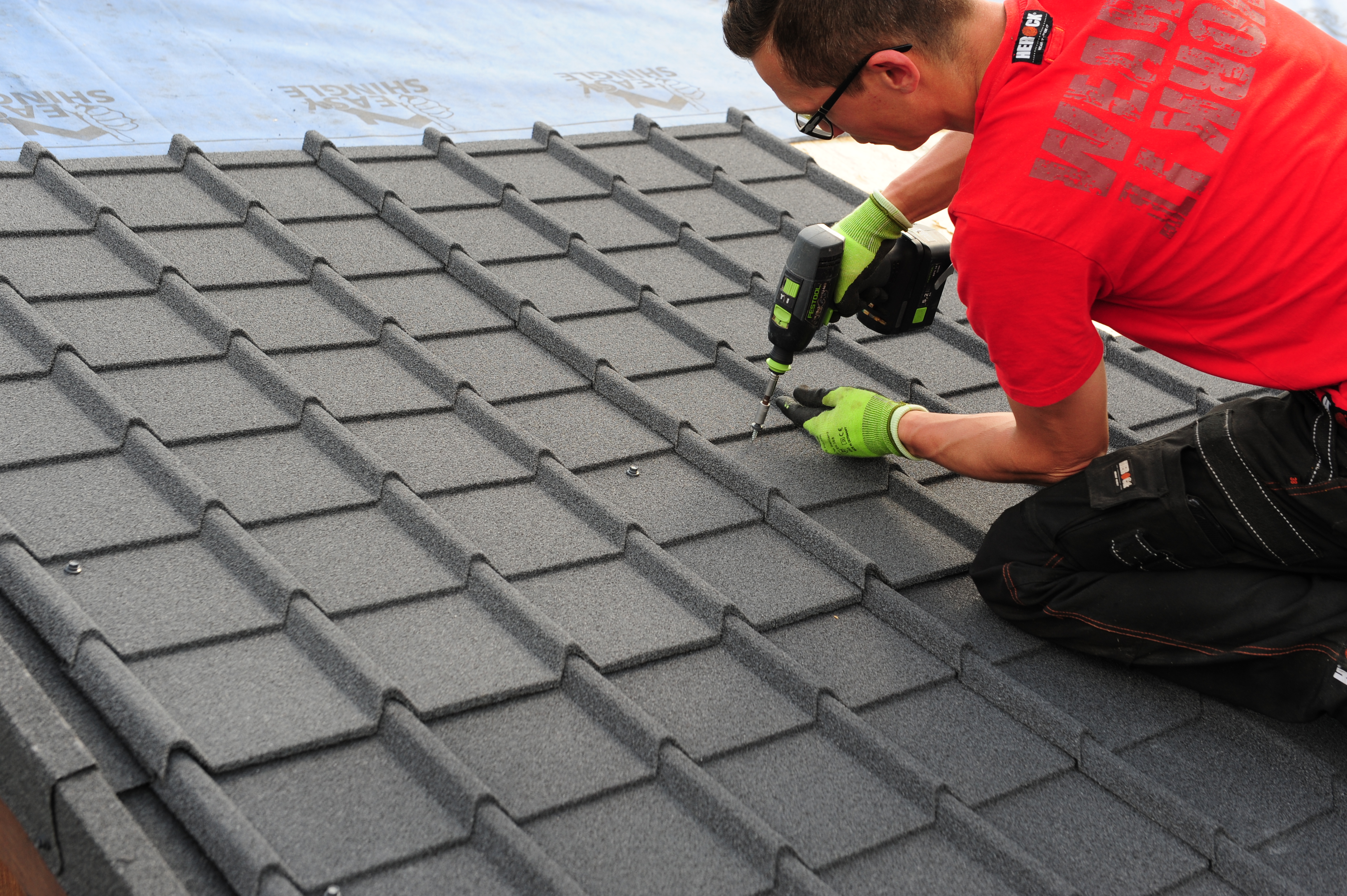 Plaque de toiture Easy anthracite Linea l.0.83 x L.1.13m, IKO - 4