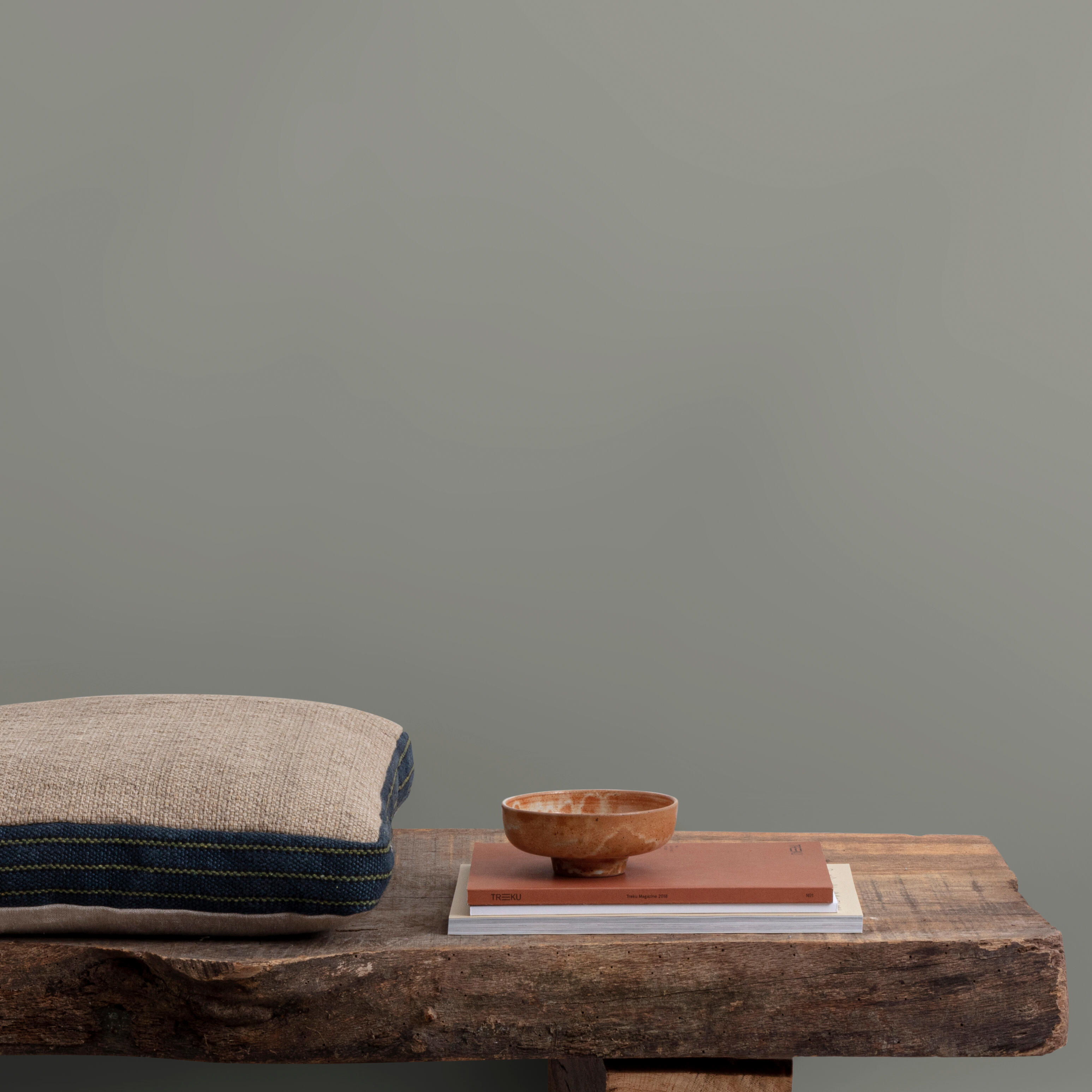 Papier peint intissé Béton métal INSPIRE vert sauge - 2