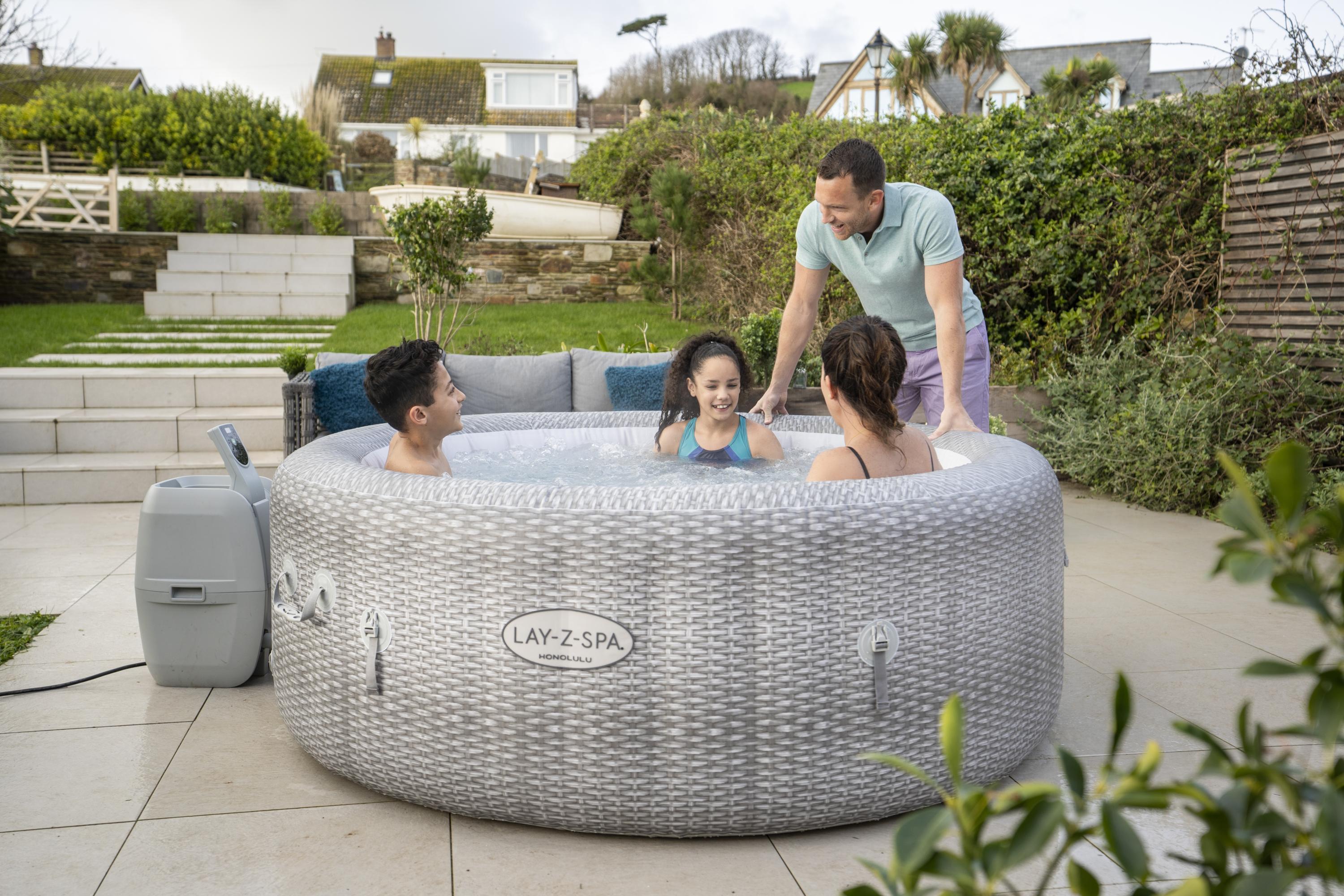 Spa de exterior hinchable BESTWAY de 196x71x196cm con 6 plazas - 16