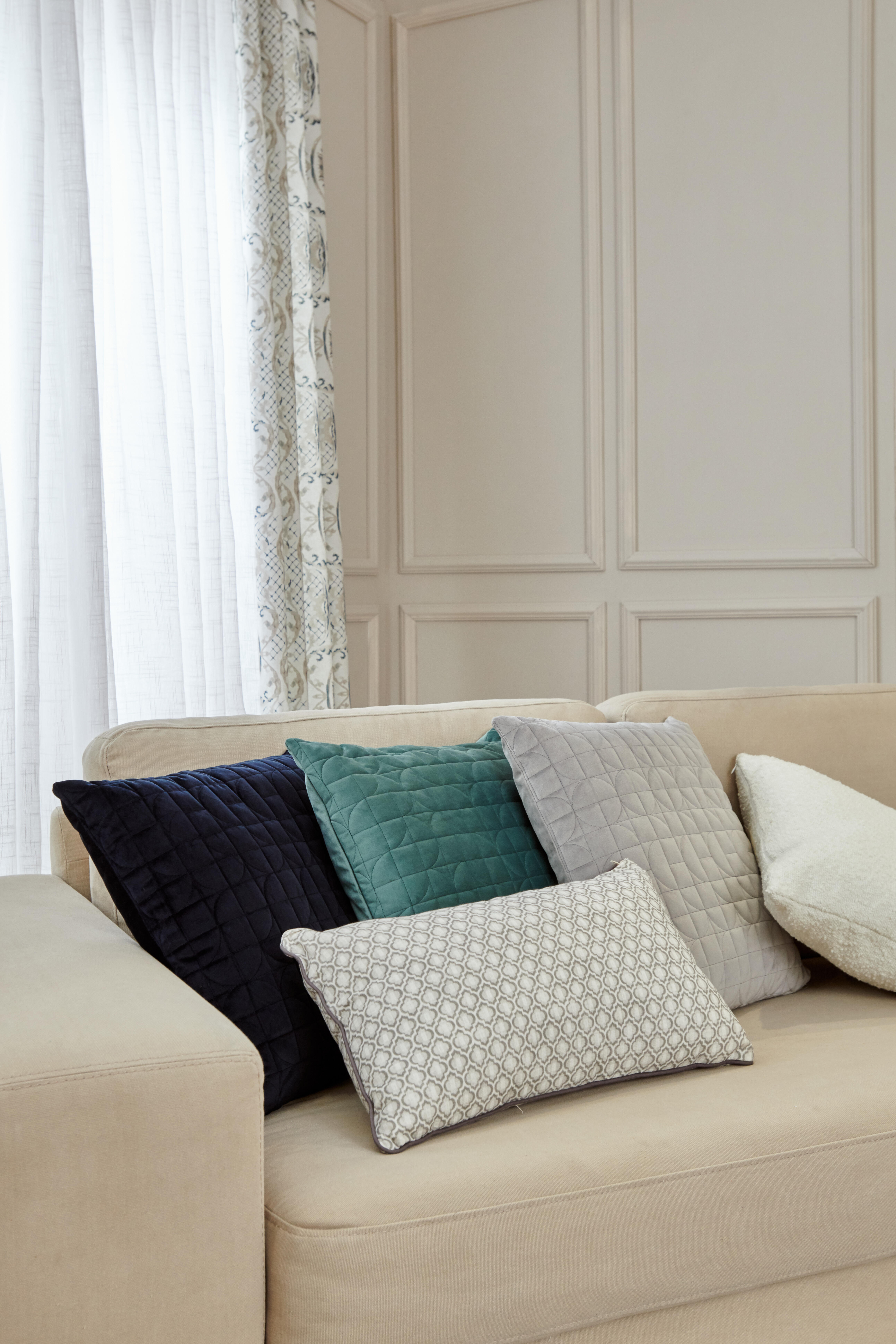 Almofada decorativa INSPIRE JONASSON 45X45CM CINZA/PRATEADO - 10