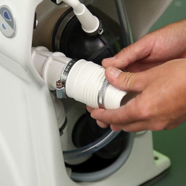Installare un WC trituratore | Leroy Merlin