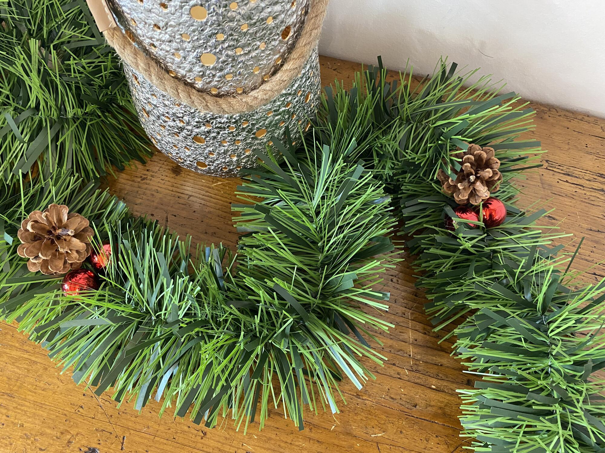 ROLLWAY Ghirlanda di Natale 10 m verde e bianco, decorazione per albero e scale, decorazione