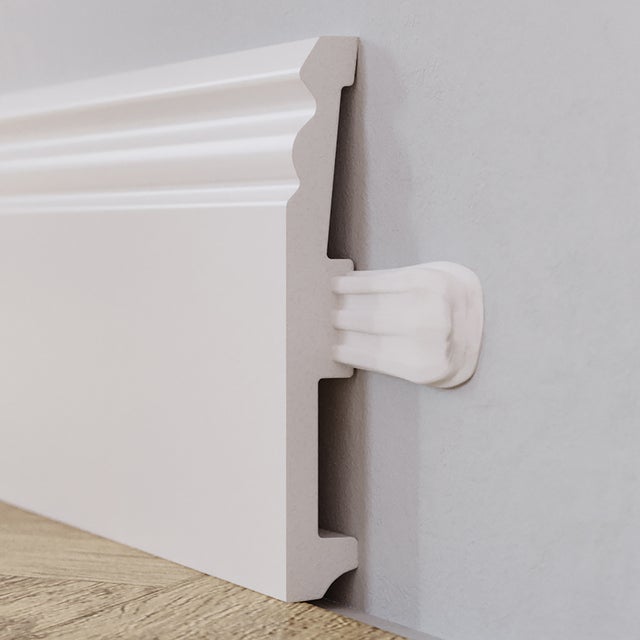 Battiscopa con passacavo Barocco in polistirene bianco Sp 14 mm x H 10 x L 220 cm / 2.2 m