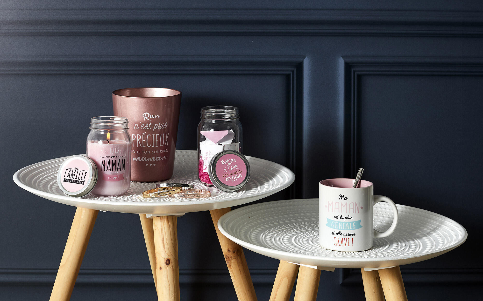 Set de dos mesas auxiliares redondas de mdf color beige de 49,5x49,5x49,5cm