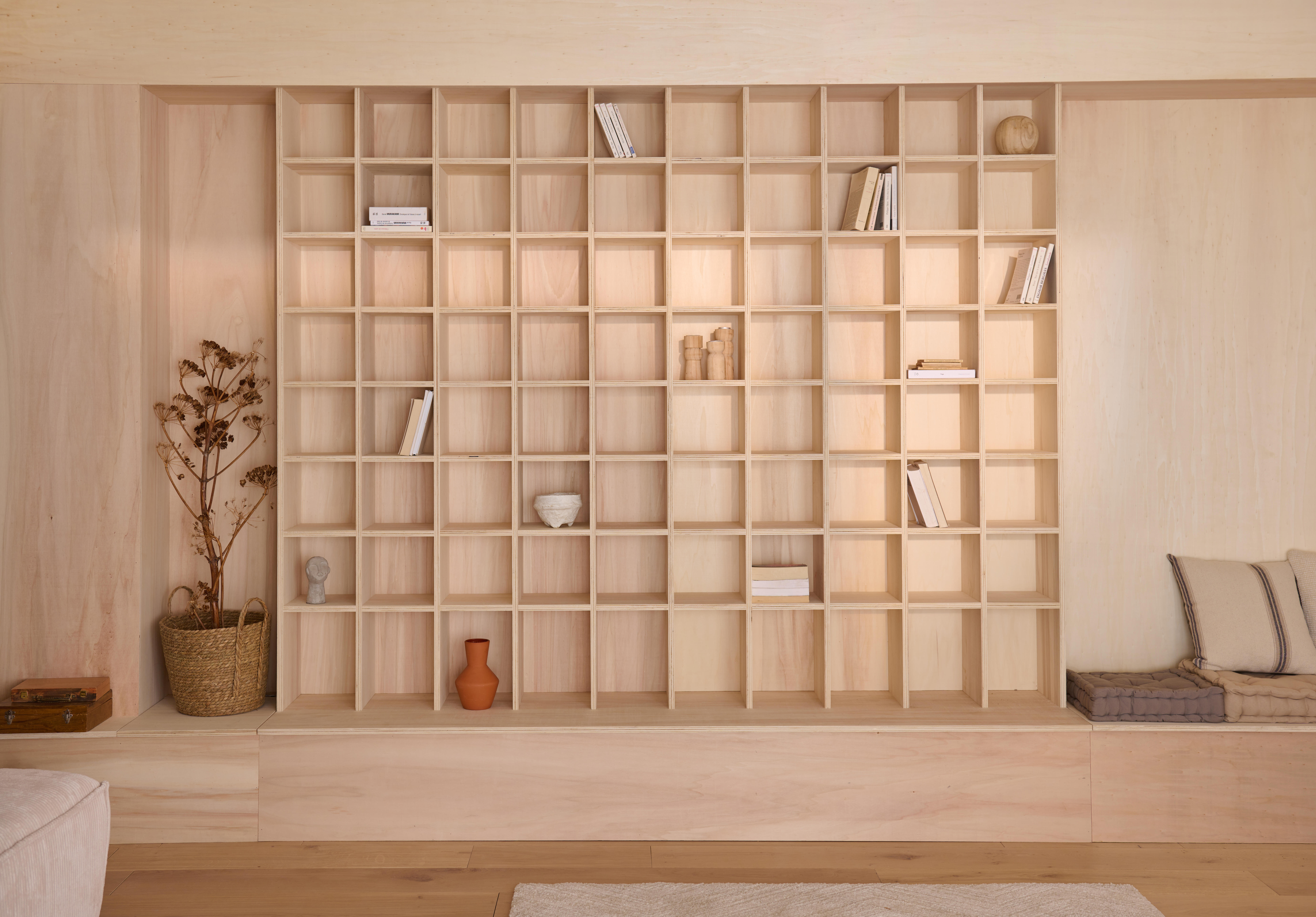 photo d'une bibliothèque multifonction en bois