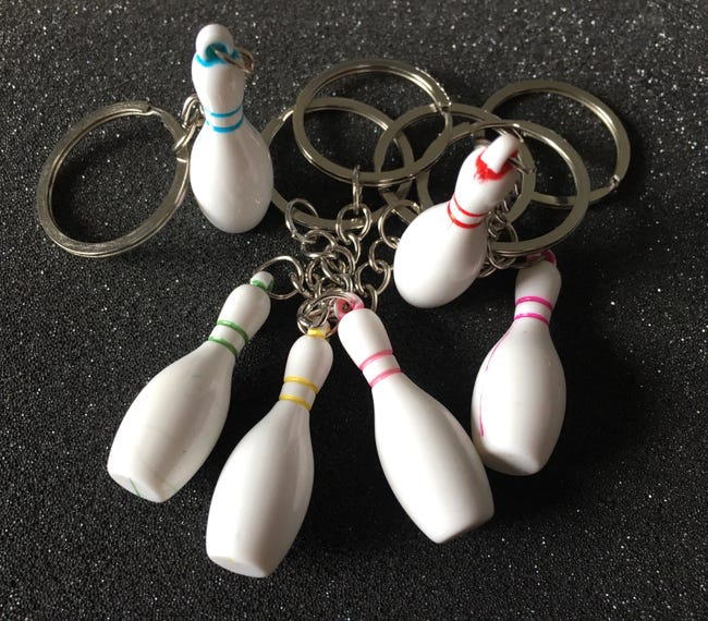 Keboyoe 18 Pièces Porte Clé Bowling Pins Porte Clé Boule de Bowling | Mini Bowling Porte Clés Bowling Pin Keychains Bowling Clé Pendentif pour Faveurs Fêtes Enfants,Passionnés de Bowling,Souvenir Keboyoe 18 Pièces Porte Clé Bowling Pins Porte Clé Boule de Bowling | Mini Bowling Porte Clés Bowling Pin Keychains Bowling Clé Pendentif pour Faveurs Fêtes Enfants,Passionnés de Bowling,Souvenir