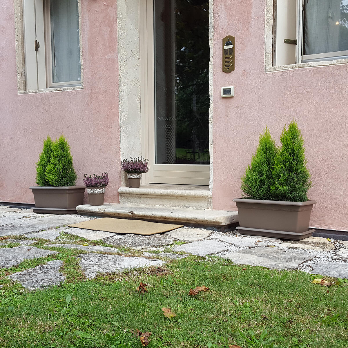 Sottovaso per vaso da fiori STEFANPLAST Maxi in polipropilene di colore tortora L 60 x H 6 x P 29 cm - 3