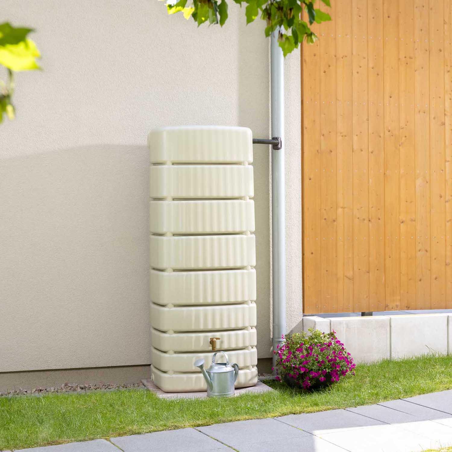 Récupérateur d'eau mural rectangulaire Slim sable 500L + robinet GARANTIA - 4