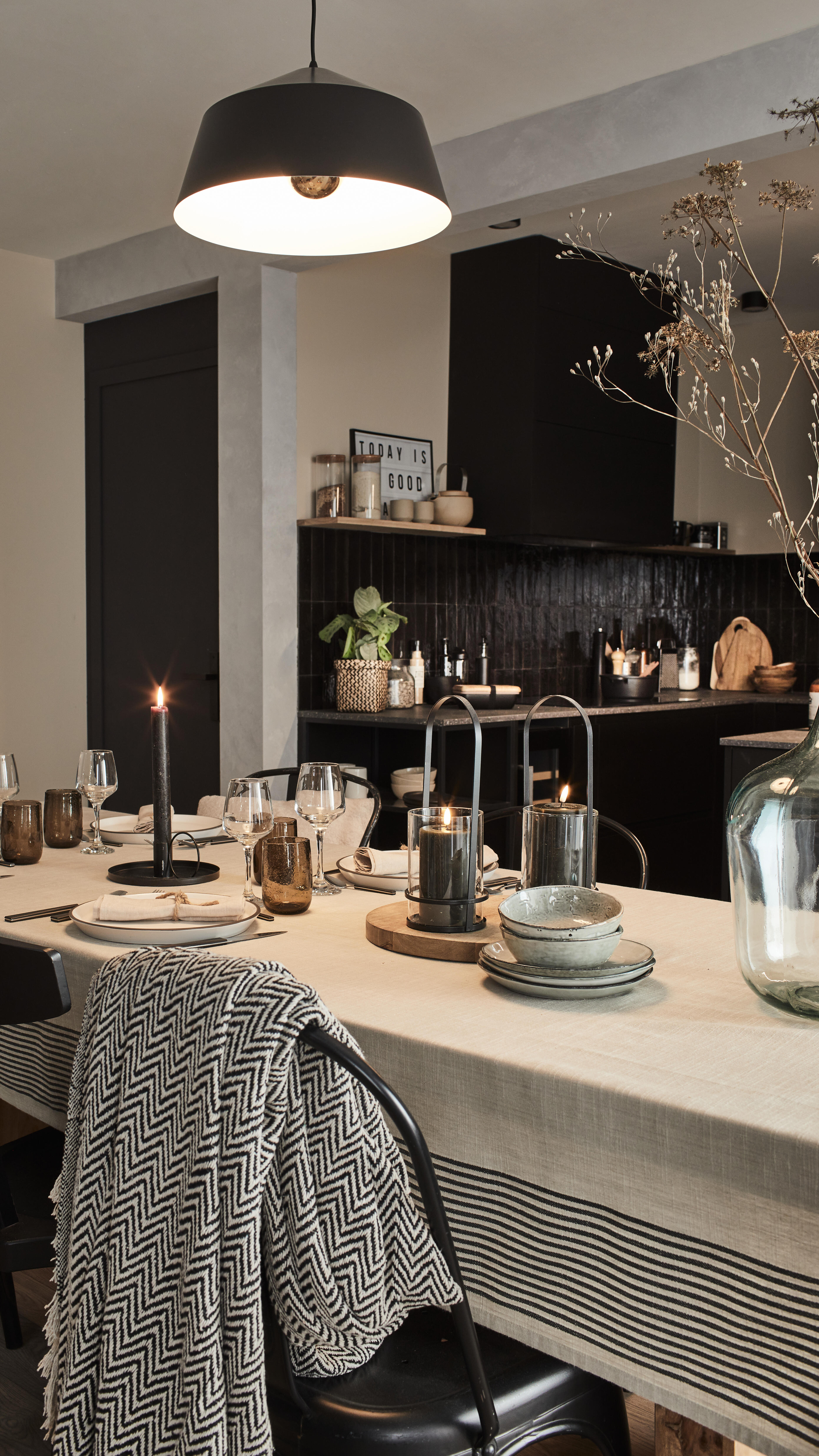 Sedia da giardino in acciaio nero Oxford, seduta in legno nero - 5