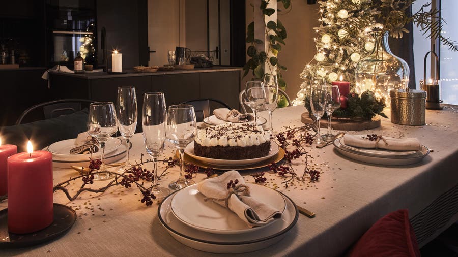 Décorer sa salle à manger à Noël : 20 idées déco pour faire briller votre  intérieur ! 4 Pieds déco