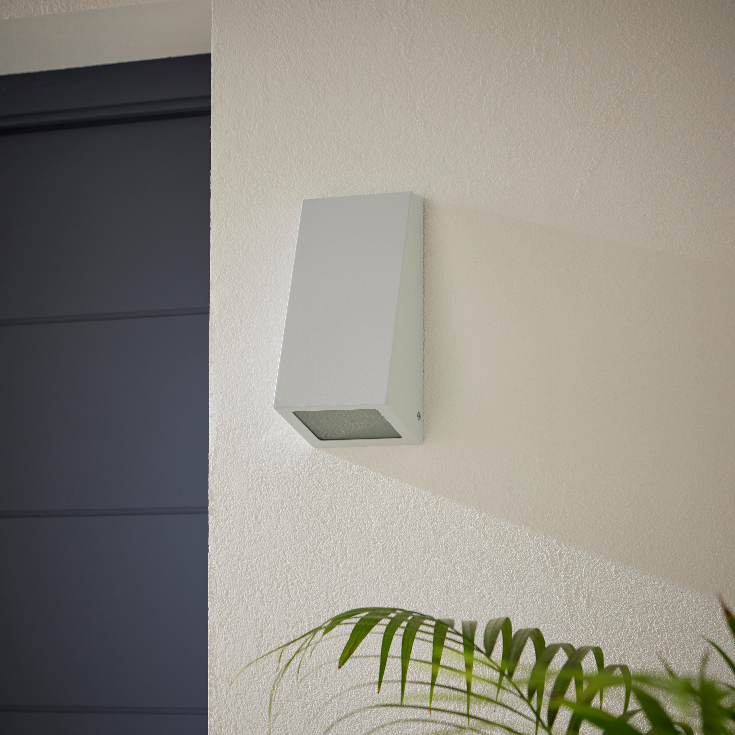 Aplique de pared exterior blanco 1 luz E27 de aluminio Inspire Balboa IP44 - 2