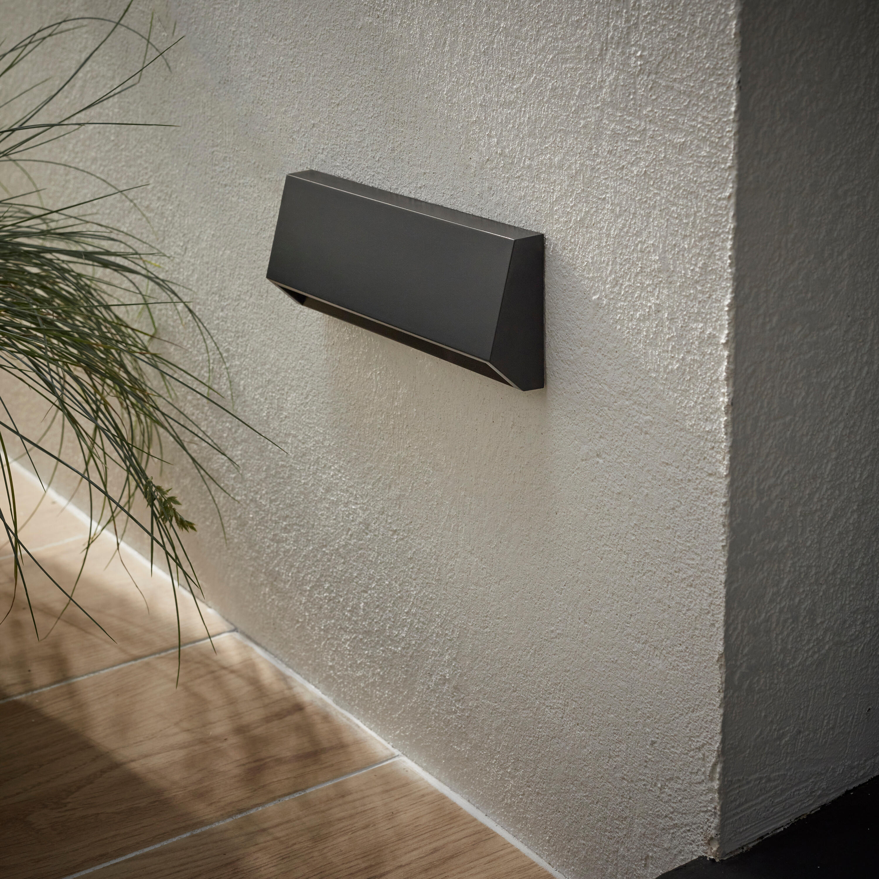 Candeeiro de parede exterior FenWay 420lm IP65 22cm preto Inspire - 4