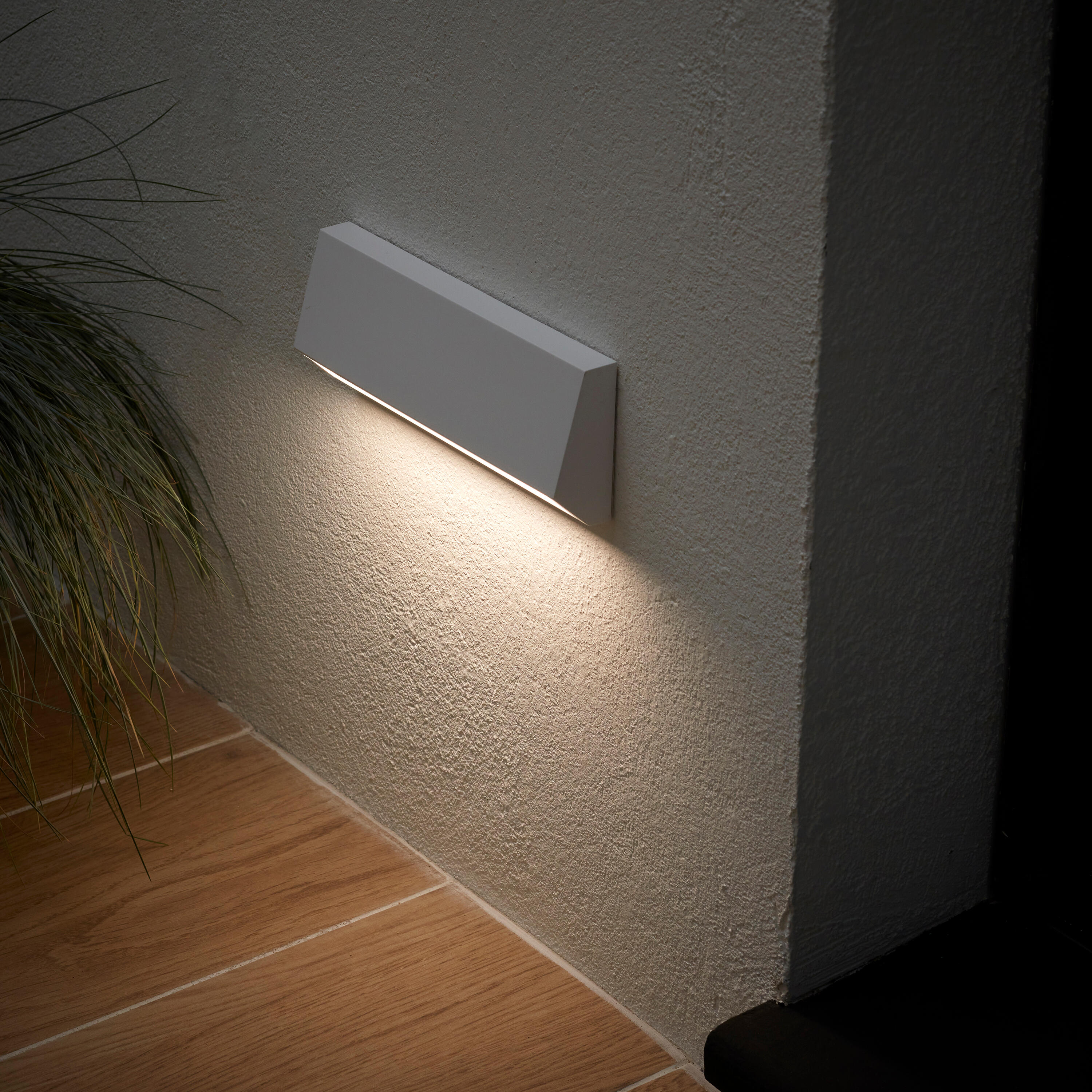 Candeeiro de parede exterior FenWay 420lm IP65 22cm branco Inspire - 4