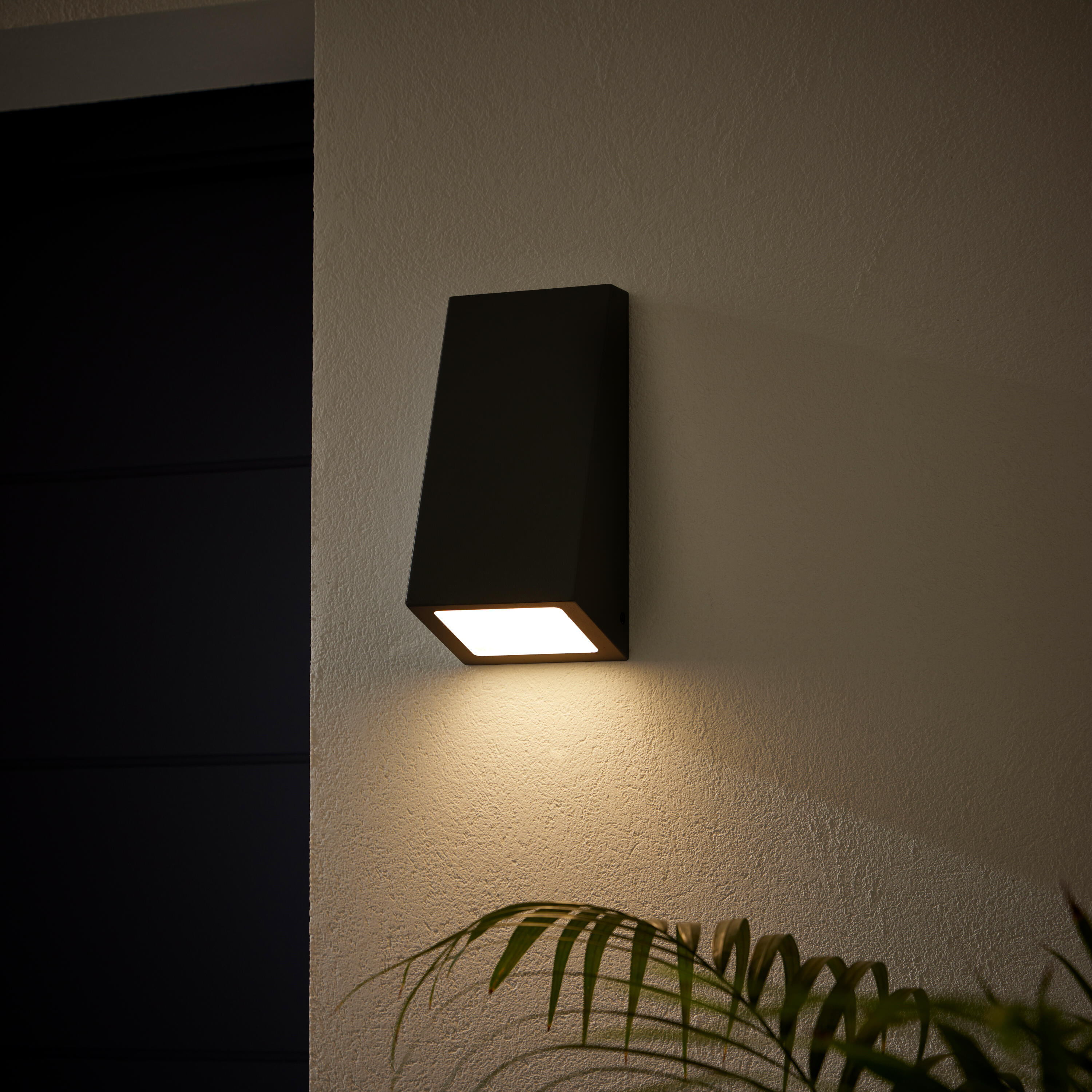 Aplique exterior balboa inspire e27 negro 11.8 cm
