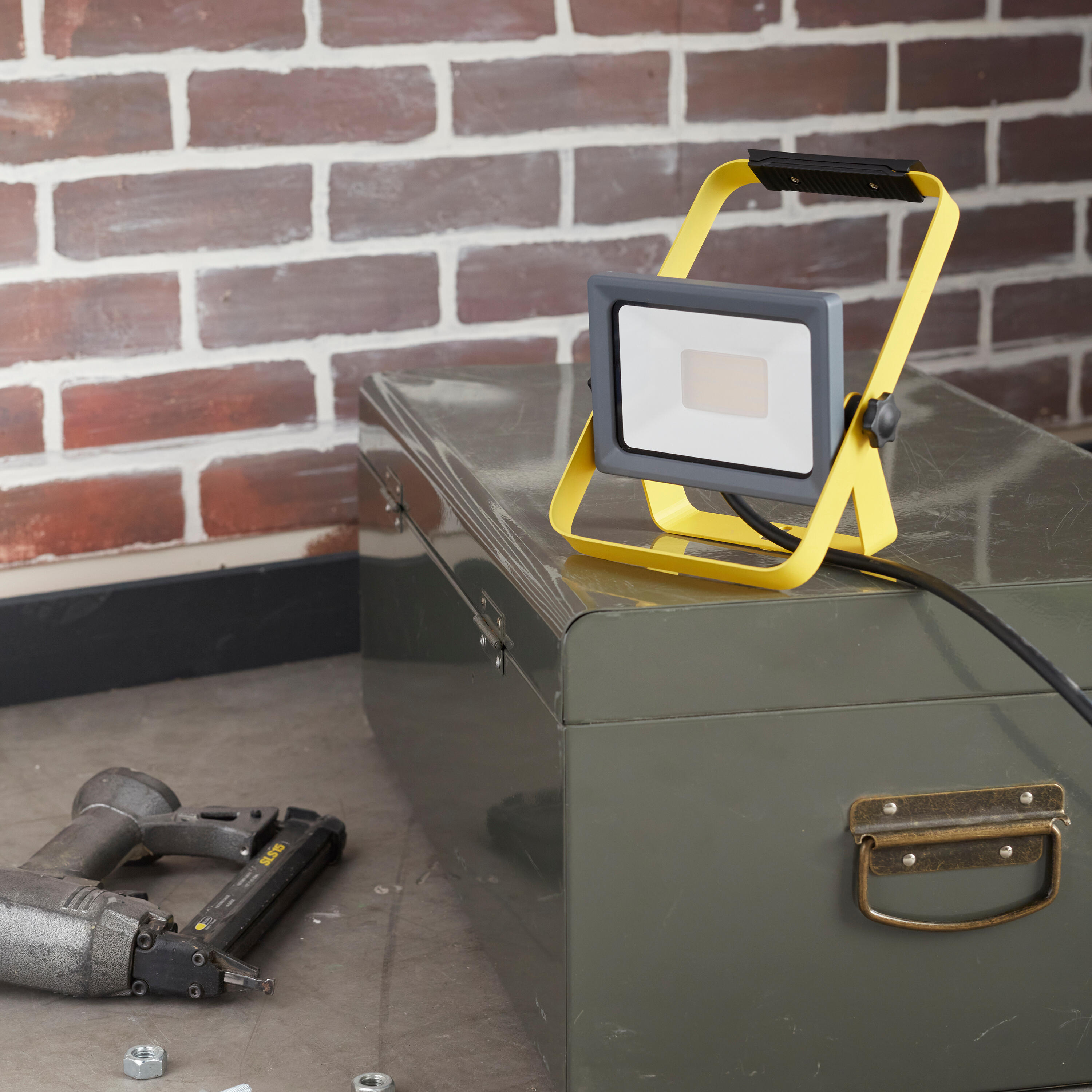 Proyector LED exterior INSPIRE Yonkers rectangular luz neutra 4000K 20W 2700 lm IP65 resistente a la lluvia y al polvo - 2