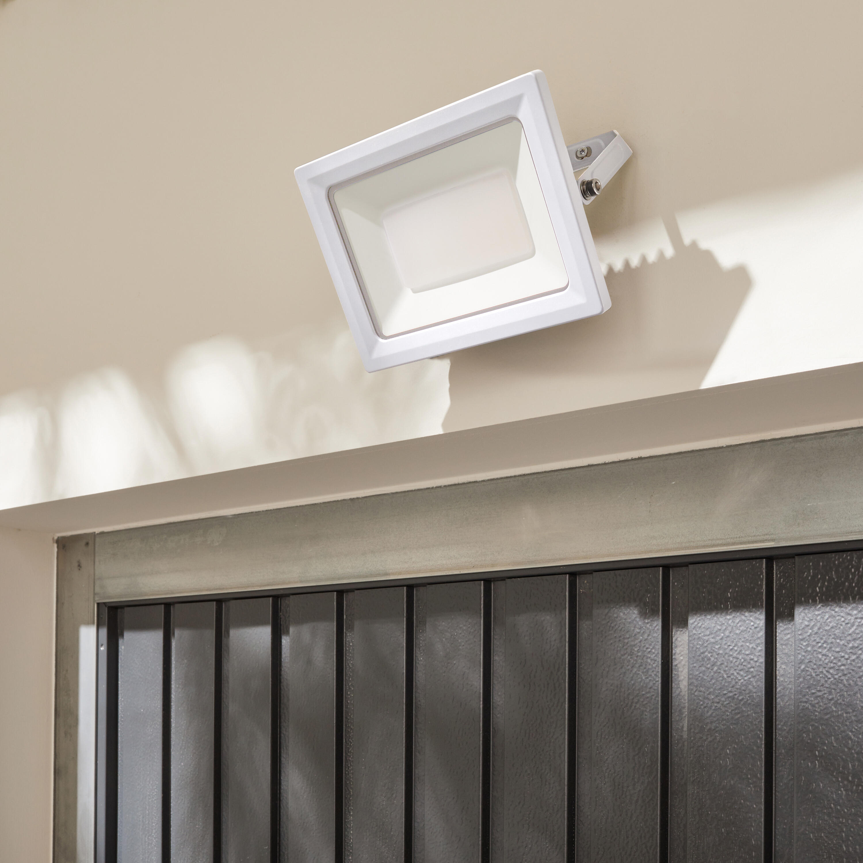 Projetor exterior led Yonkers 7000lm 4000K IP65 aluminio branco Inspire - 4