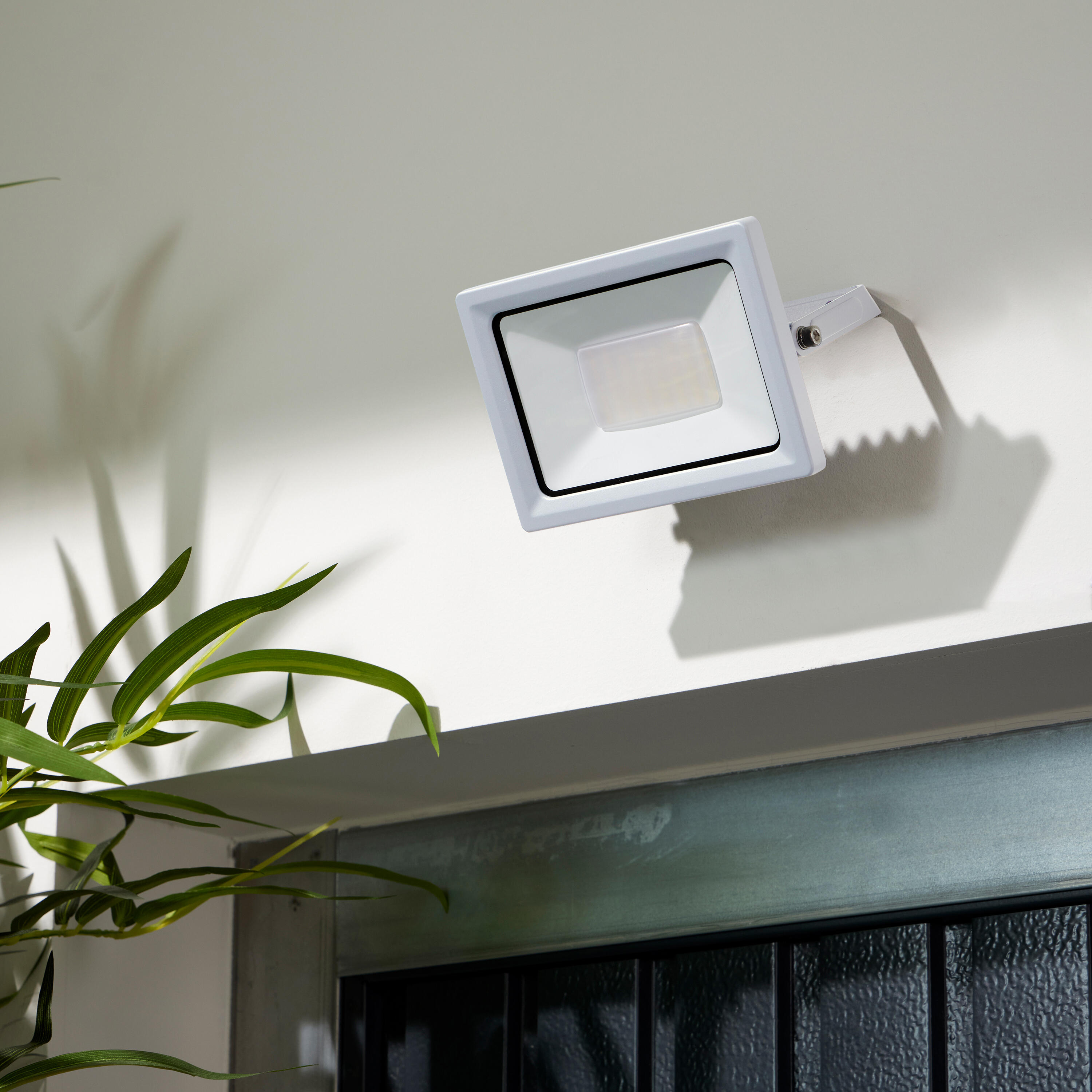 Proyector LED exterior orientable INSPIRE Yonkers rectangular luz neutra 4000K 30W 4050 lm IP65 resistente a la lluvia y al polvo - 6