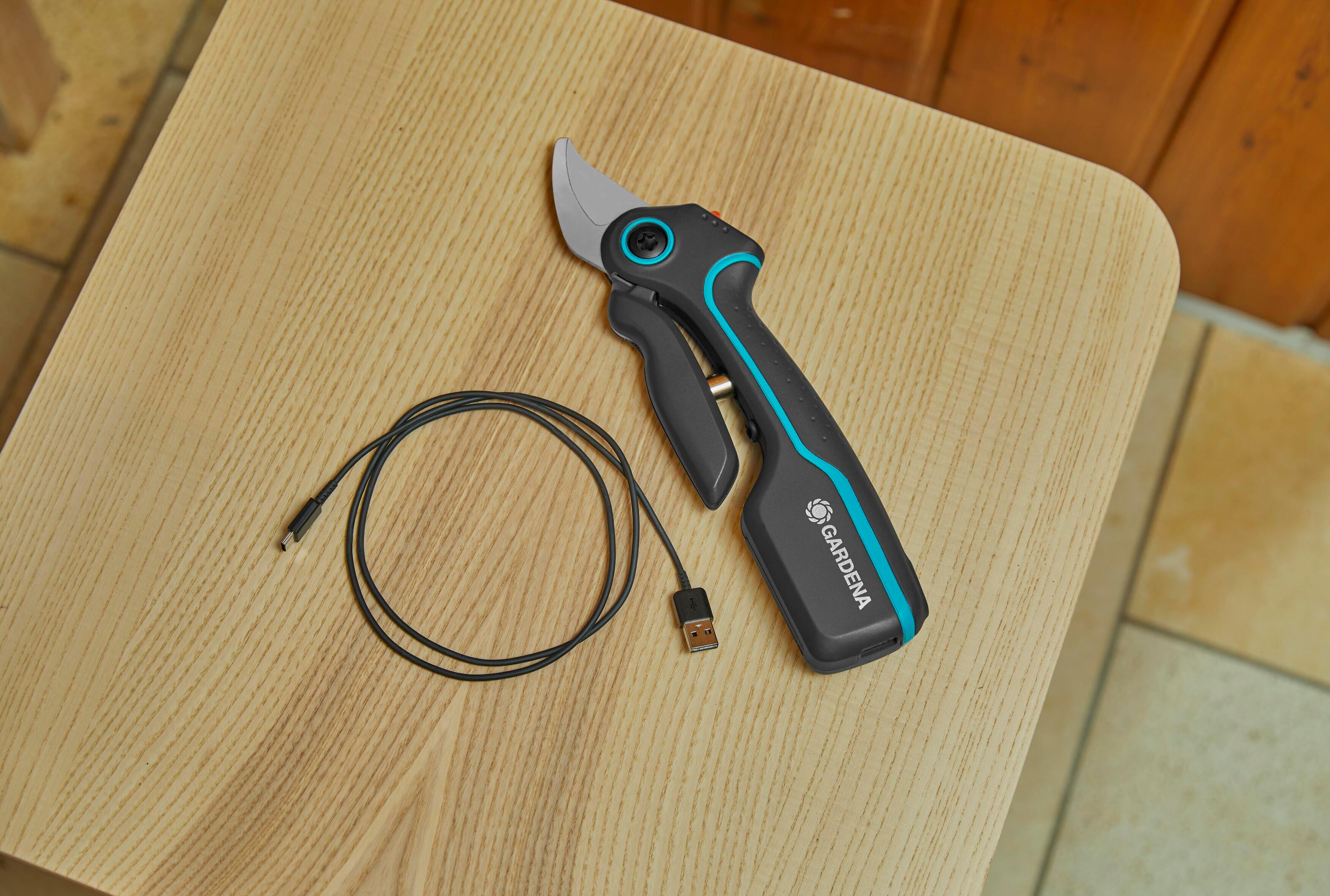 Cesoie potatura a batteria da giardino GARDENA a batteria AssistCut 3.6V, 1 batteria inclusa - 5