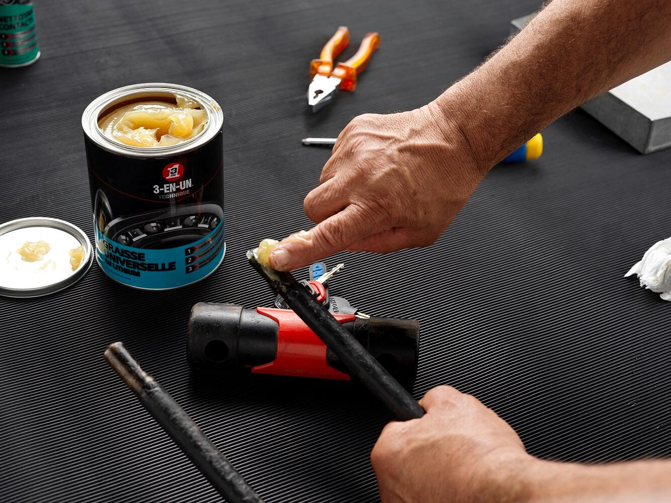 Graisse universelle lithium, 3-EN-UN TECHNIQUE en pot 1000 g - 4
