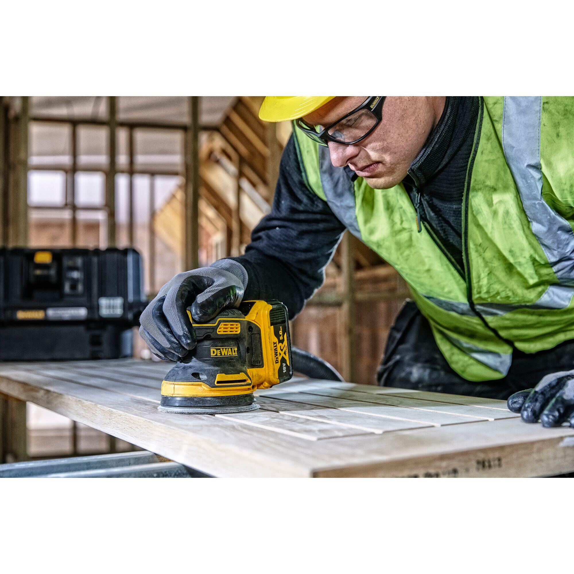 Ponceuse excentrique DEWALT XR 18V, Sans Batterie en Coffret, DCW210NT-XJ - 4