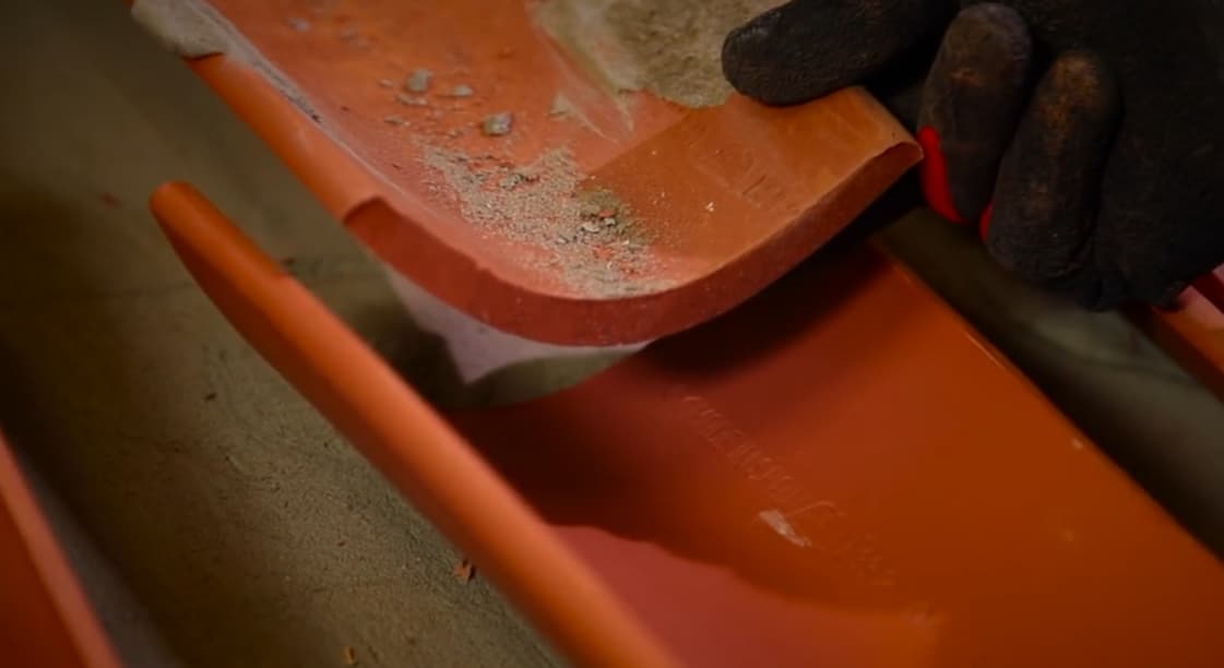 Reparar un tejado y cambiar las