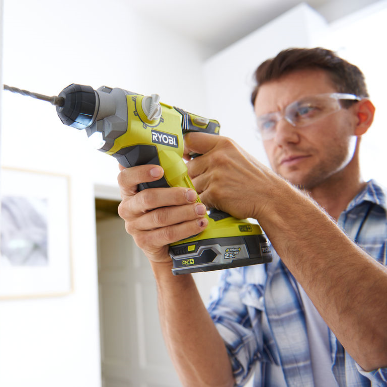 perforateur ryobi - 6