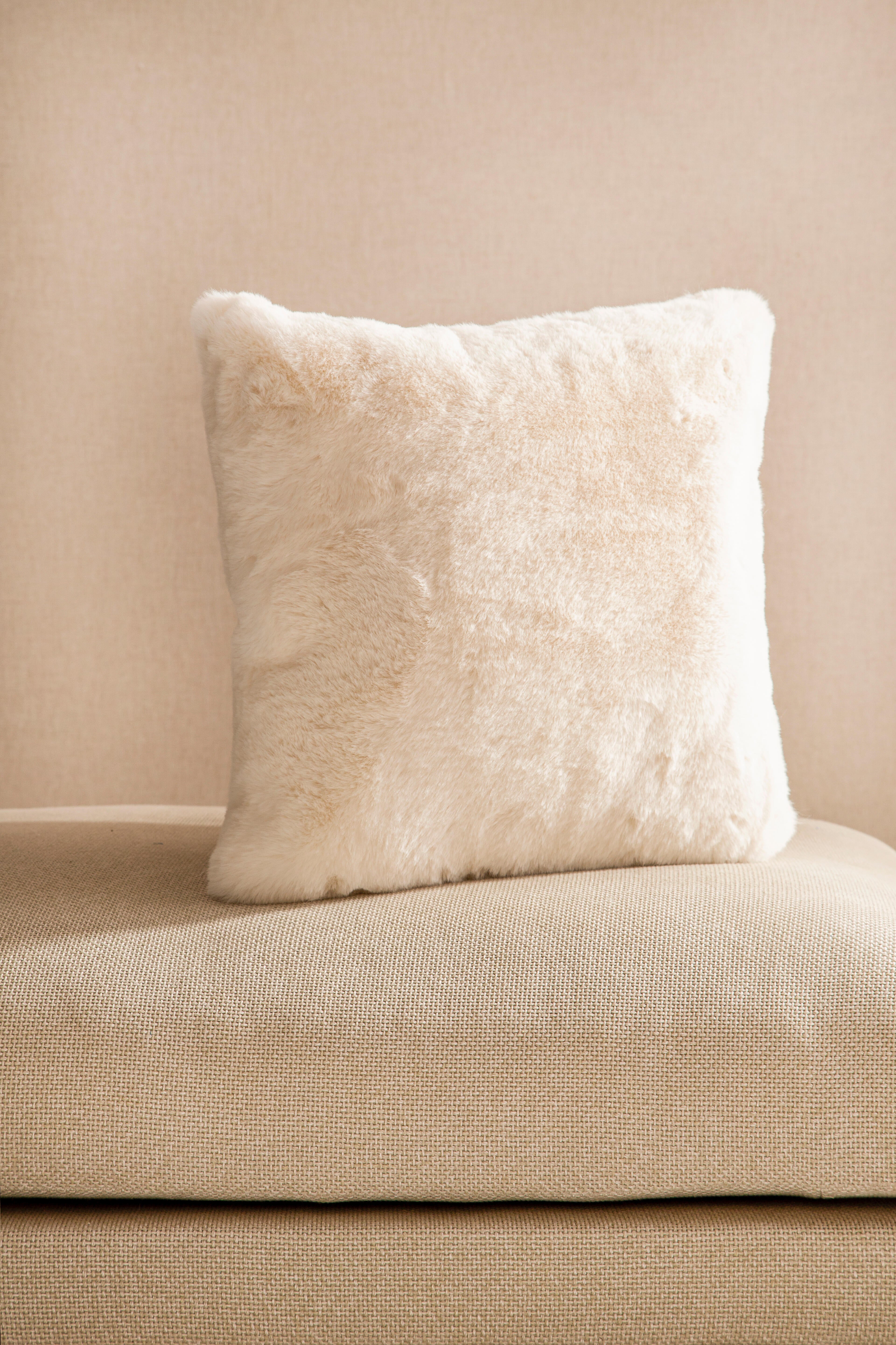 Almofada decorativa INSPIRE SWANNY 45X45CM CREME - 22