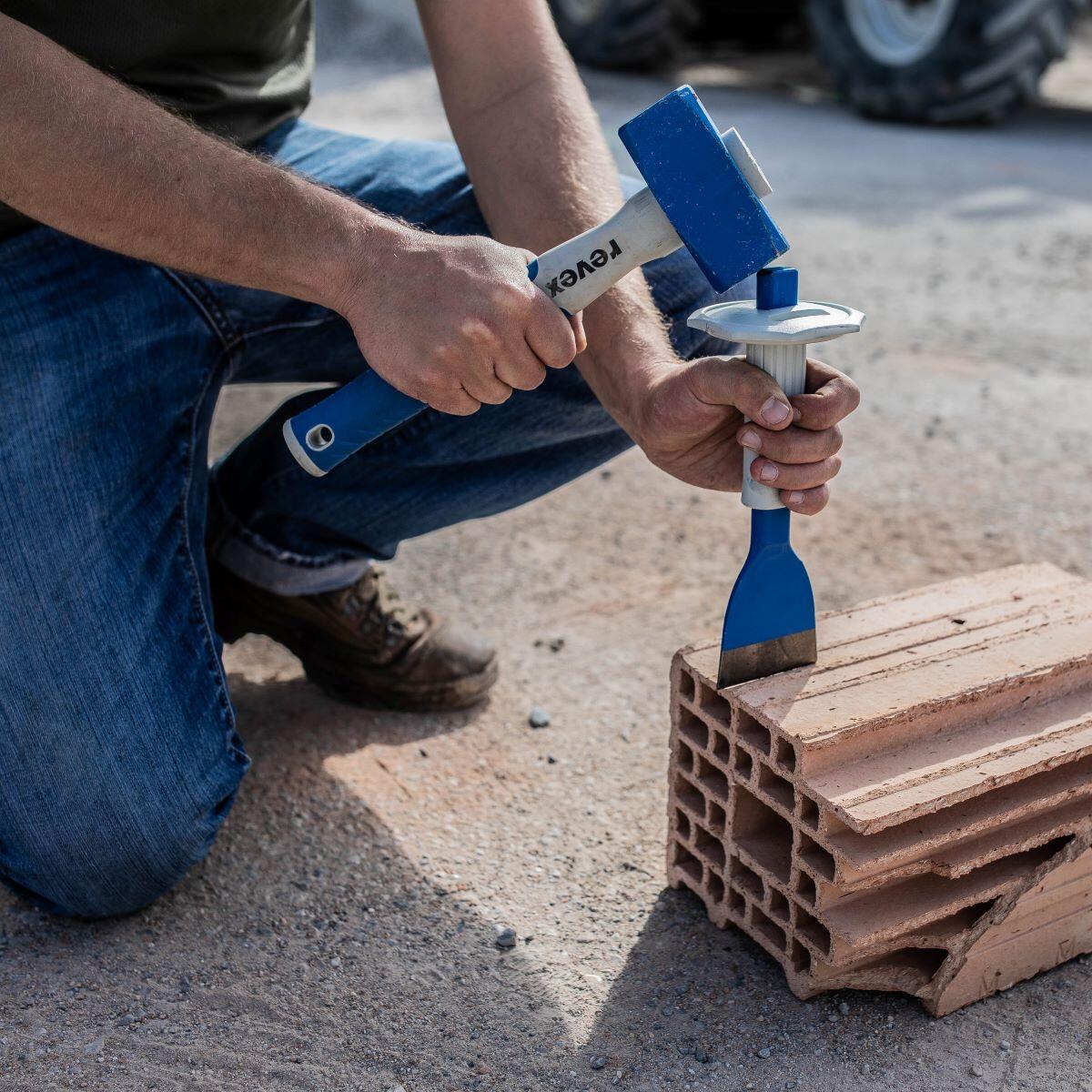 Ciseau à brique + pare-coups 70 mm x 230 mm REVEX - 4