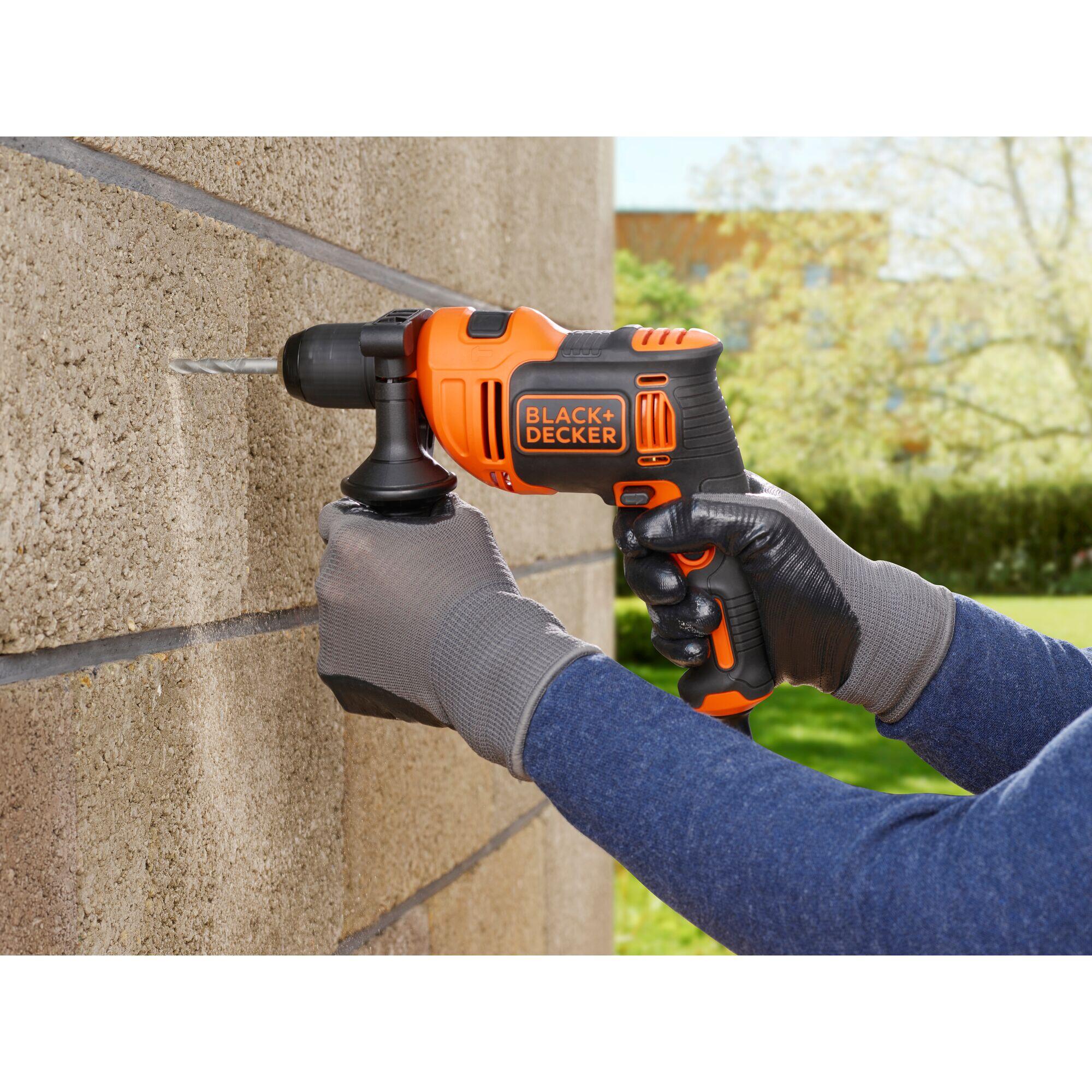 Berbequim com fio percutor 710 W + mala  Black + Decker BEH710K-QS - 17